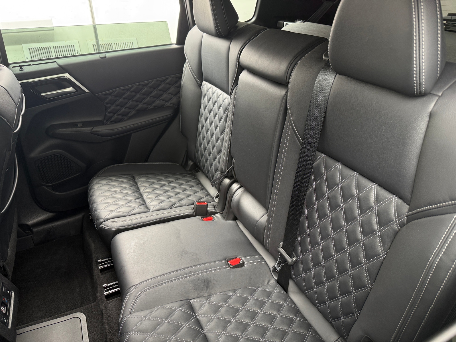 Thumbnail: 2023 Mitsubishi Outlander - 5