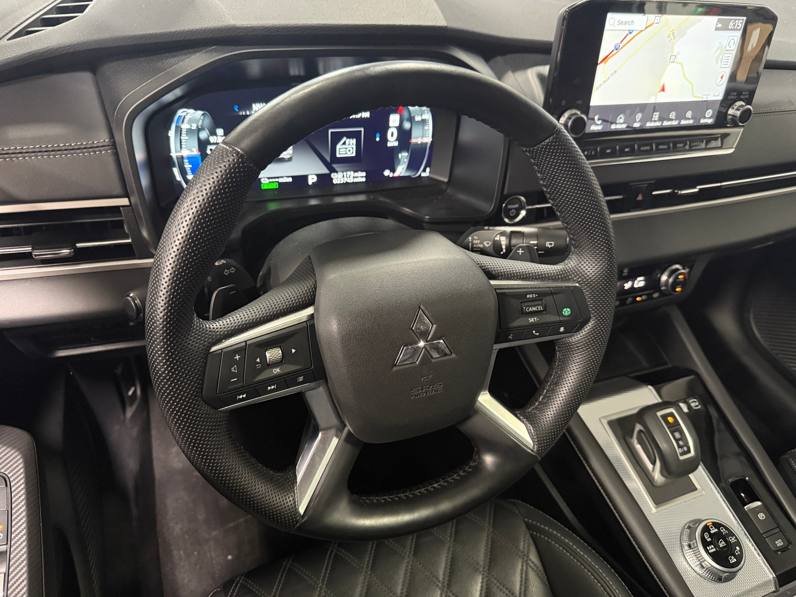 Thumbnail: 2023 Mitsubishi Outlander - 4