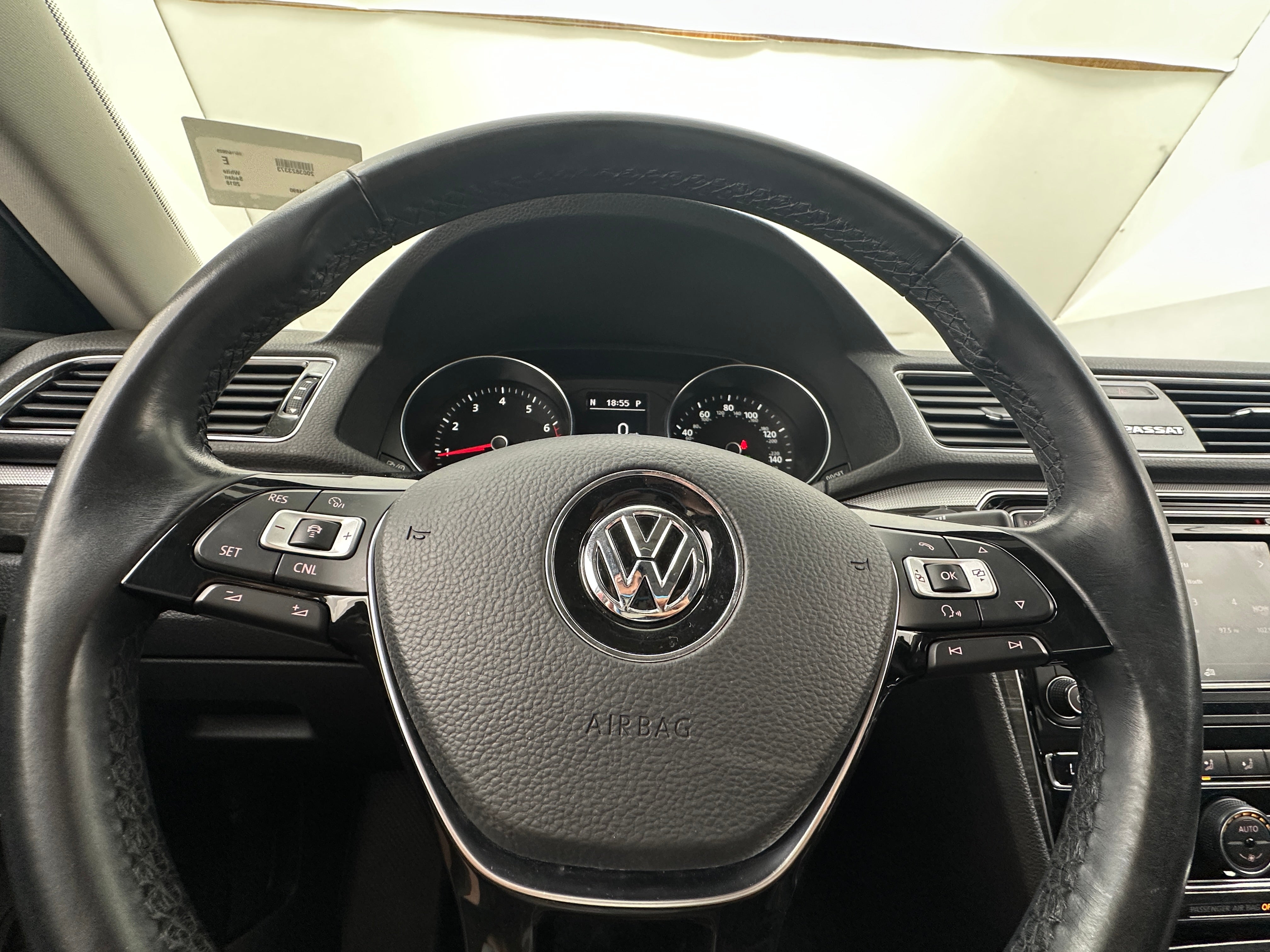 2018 Volkswagen Passat 2.0T 4