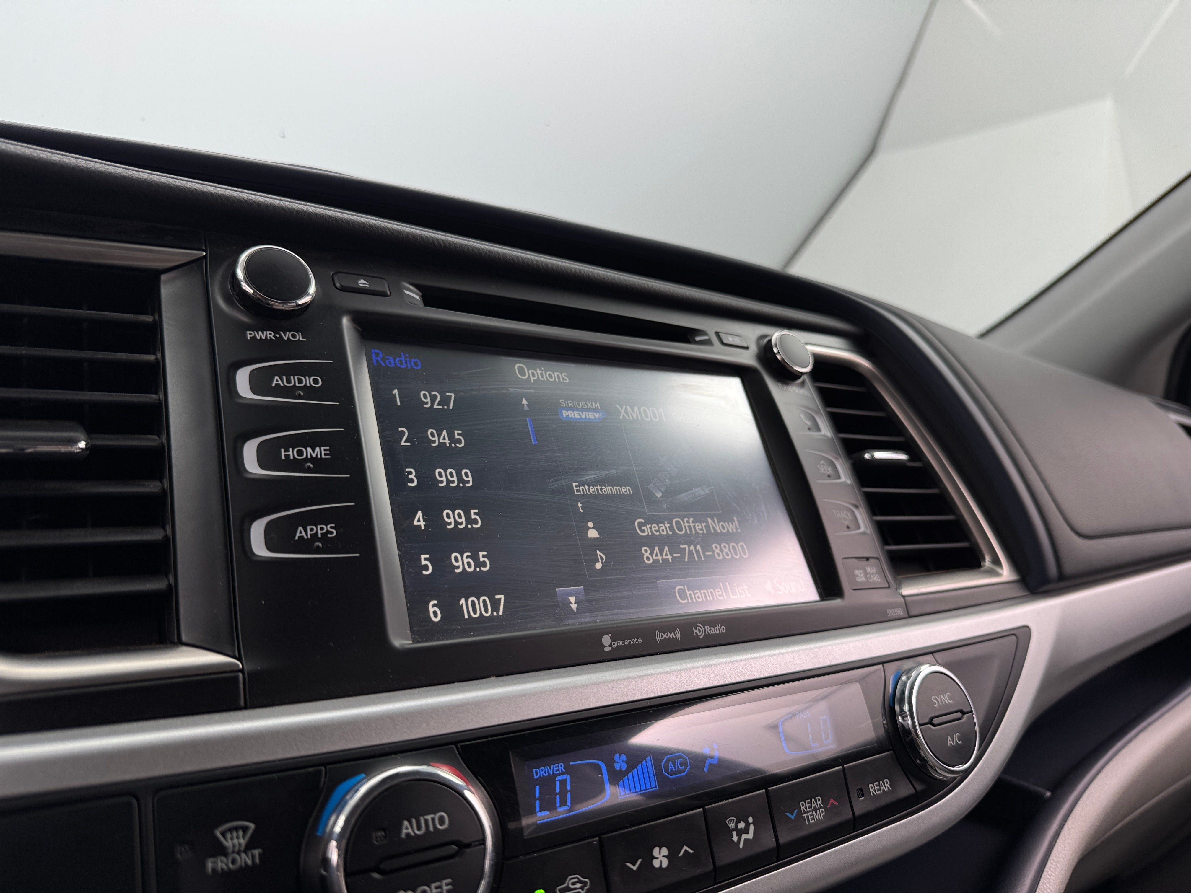 2019 Toyota Highlander XLE 3