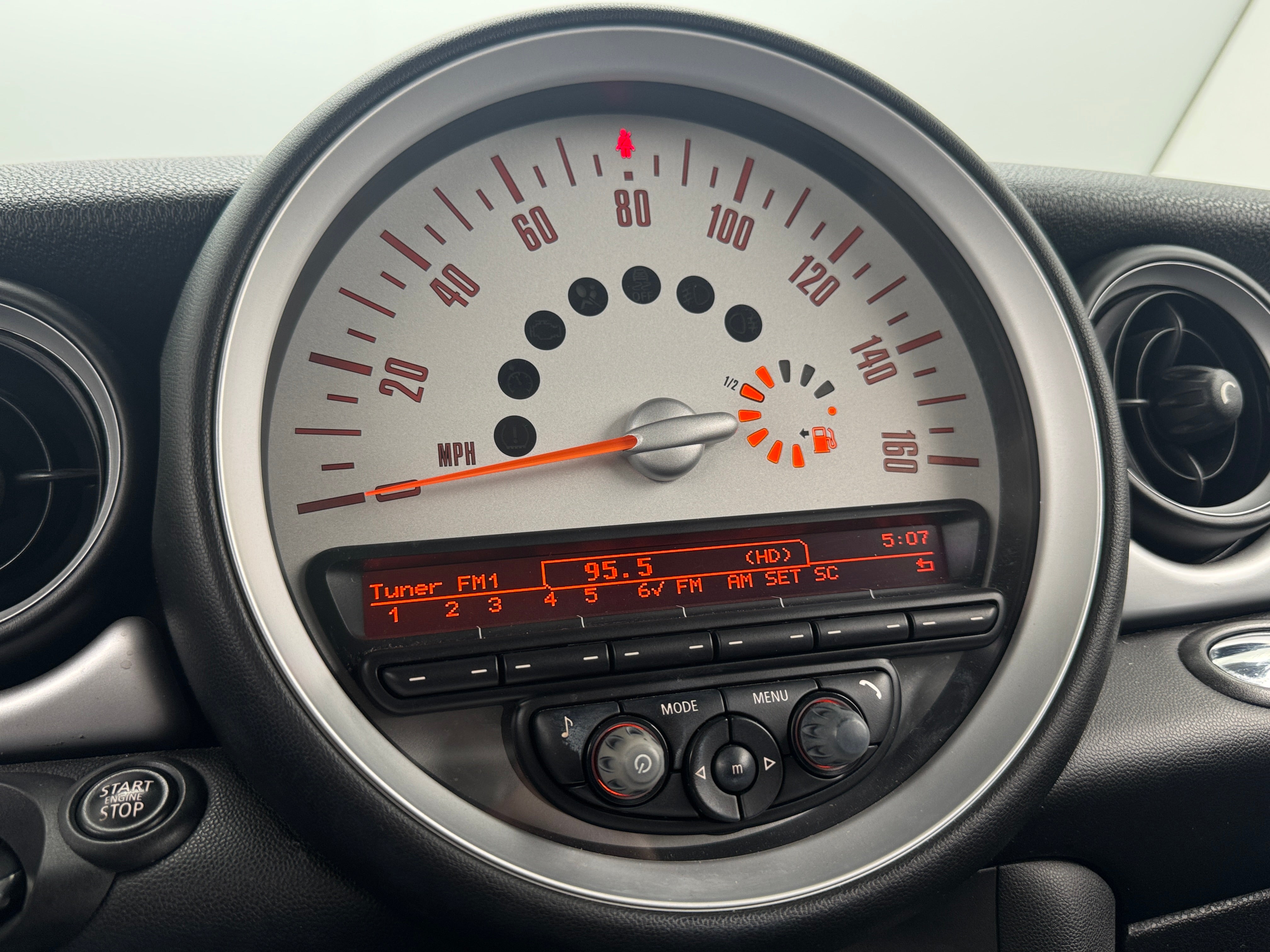 Thumbnail: 2013 MINI Cooper Hardtop - 3