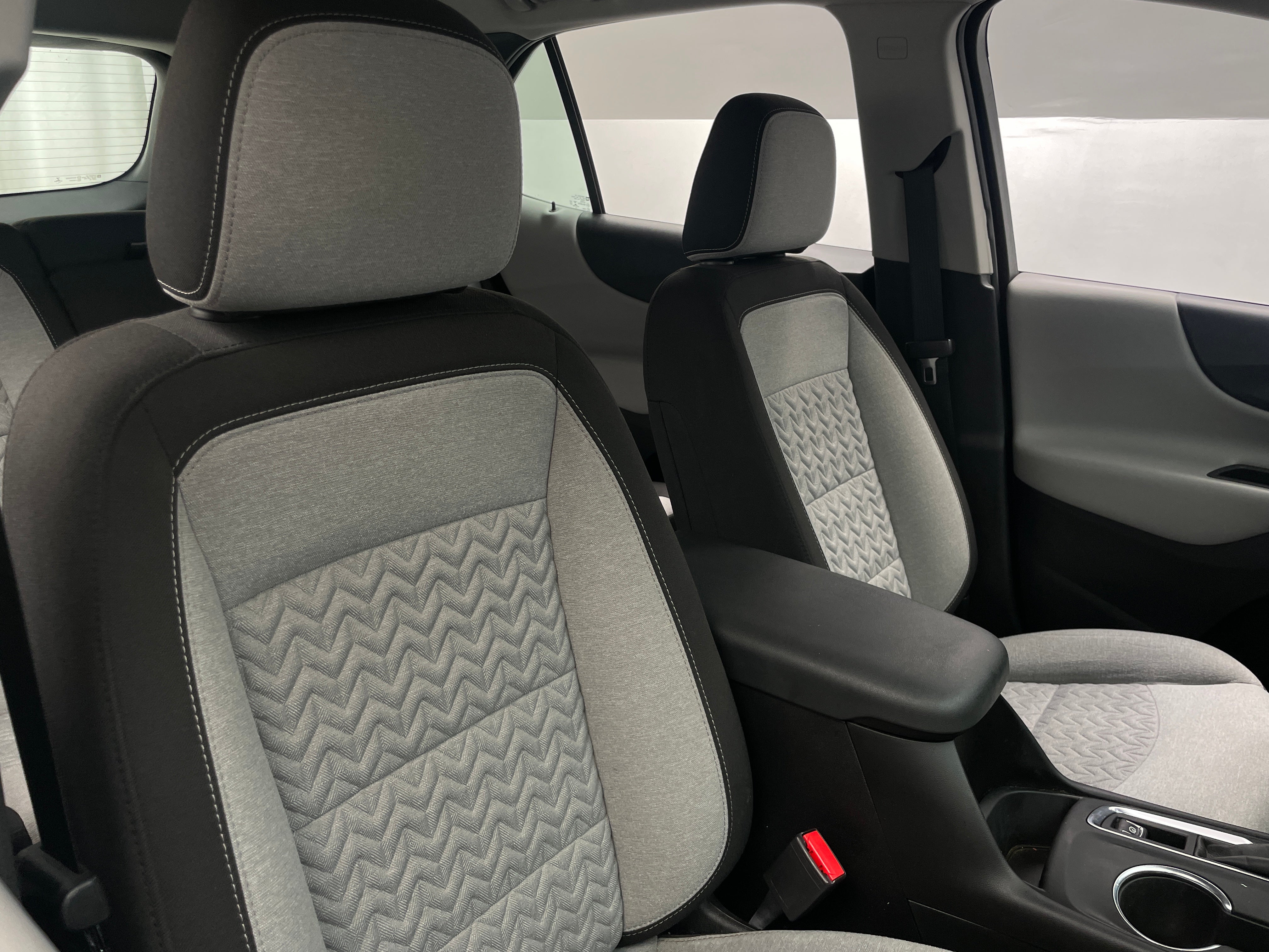 2022 Chevrolet Equinox LS 2