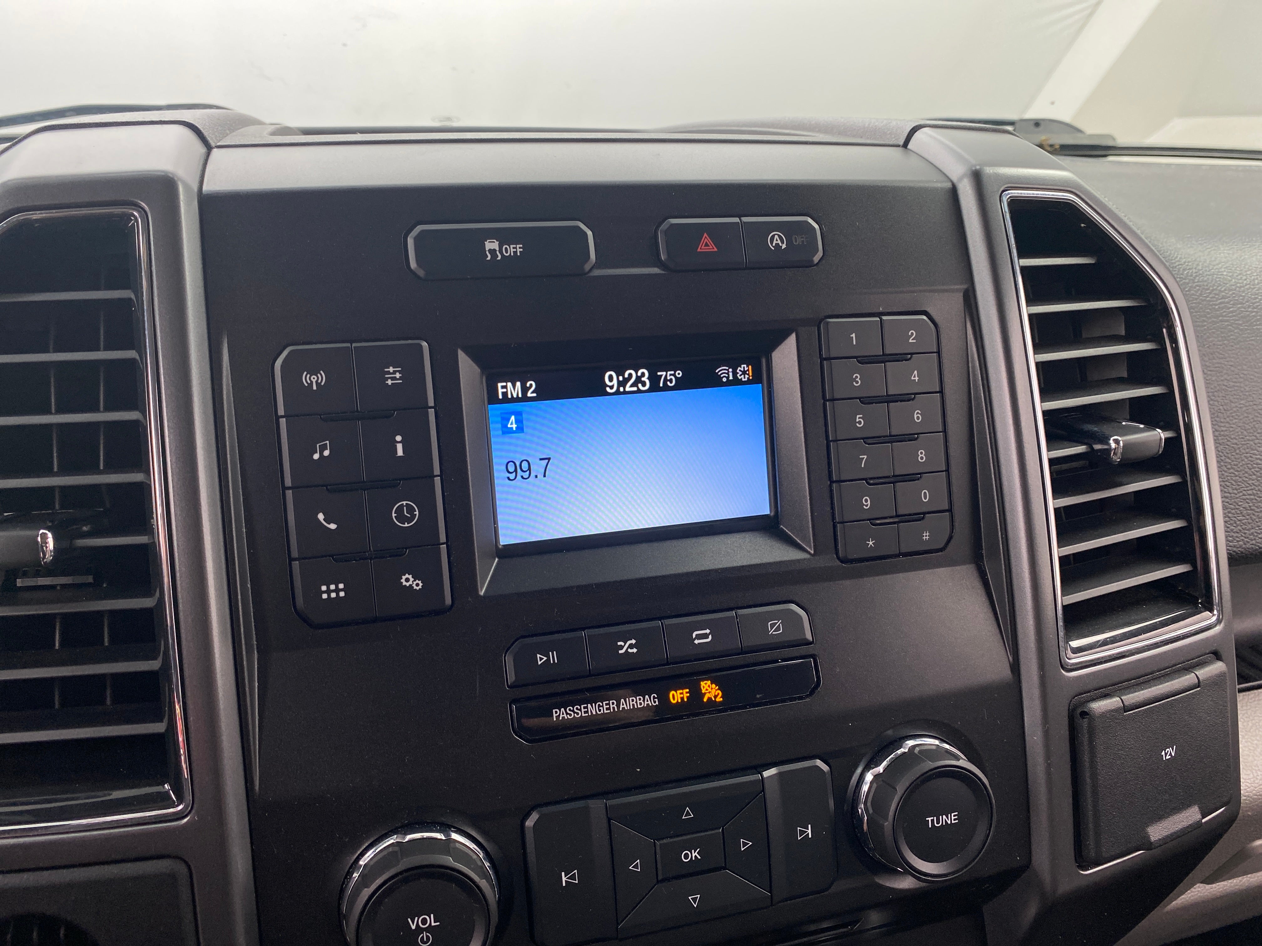 2018 Ford Econoline E-150 4
