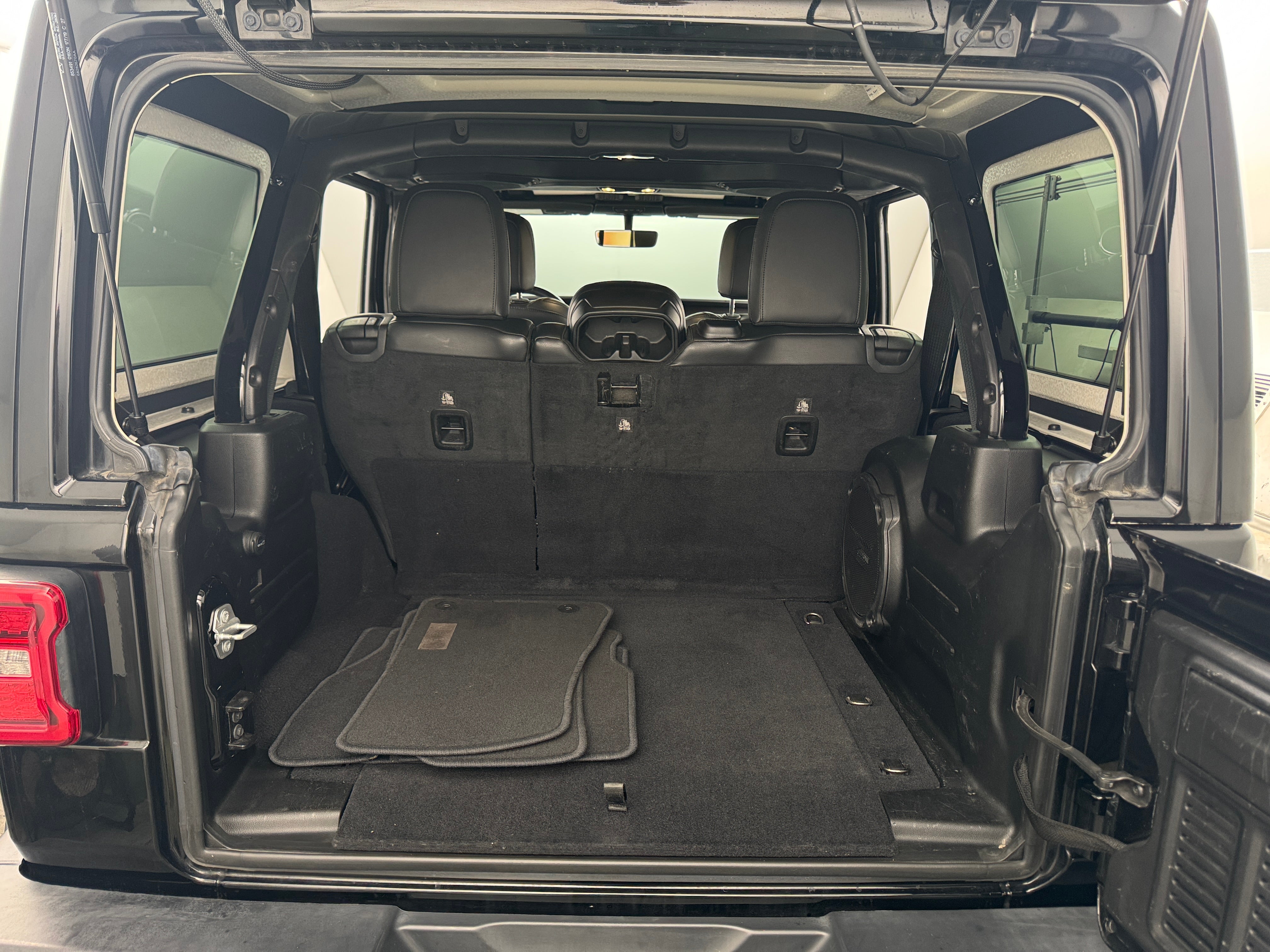 2019 Jeep Wrangler Unlimited Altitude 6