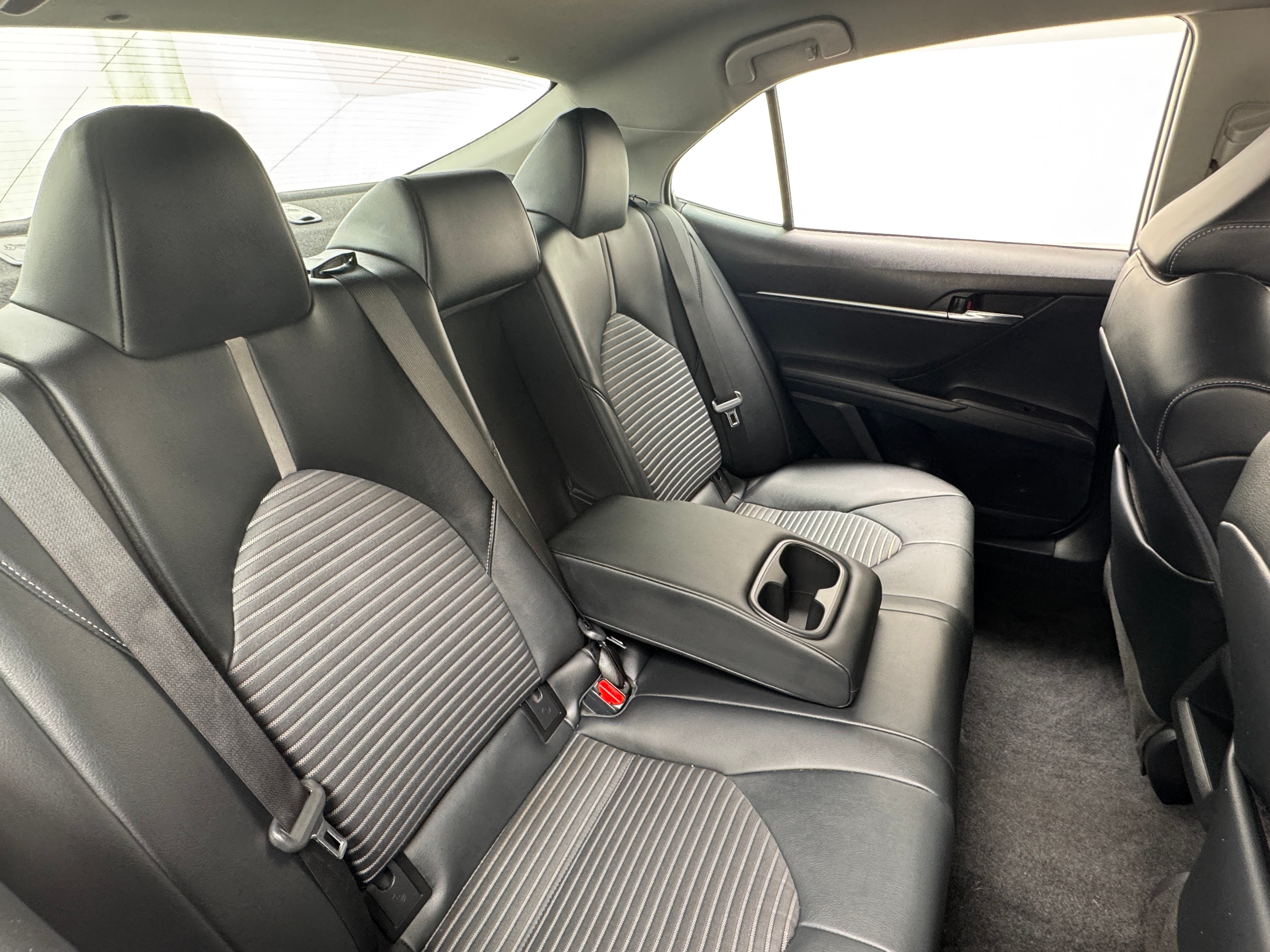 2022 Toyota Camry SE 6
