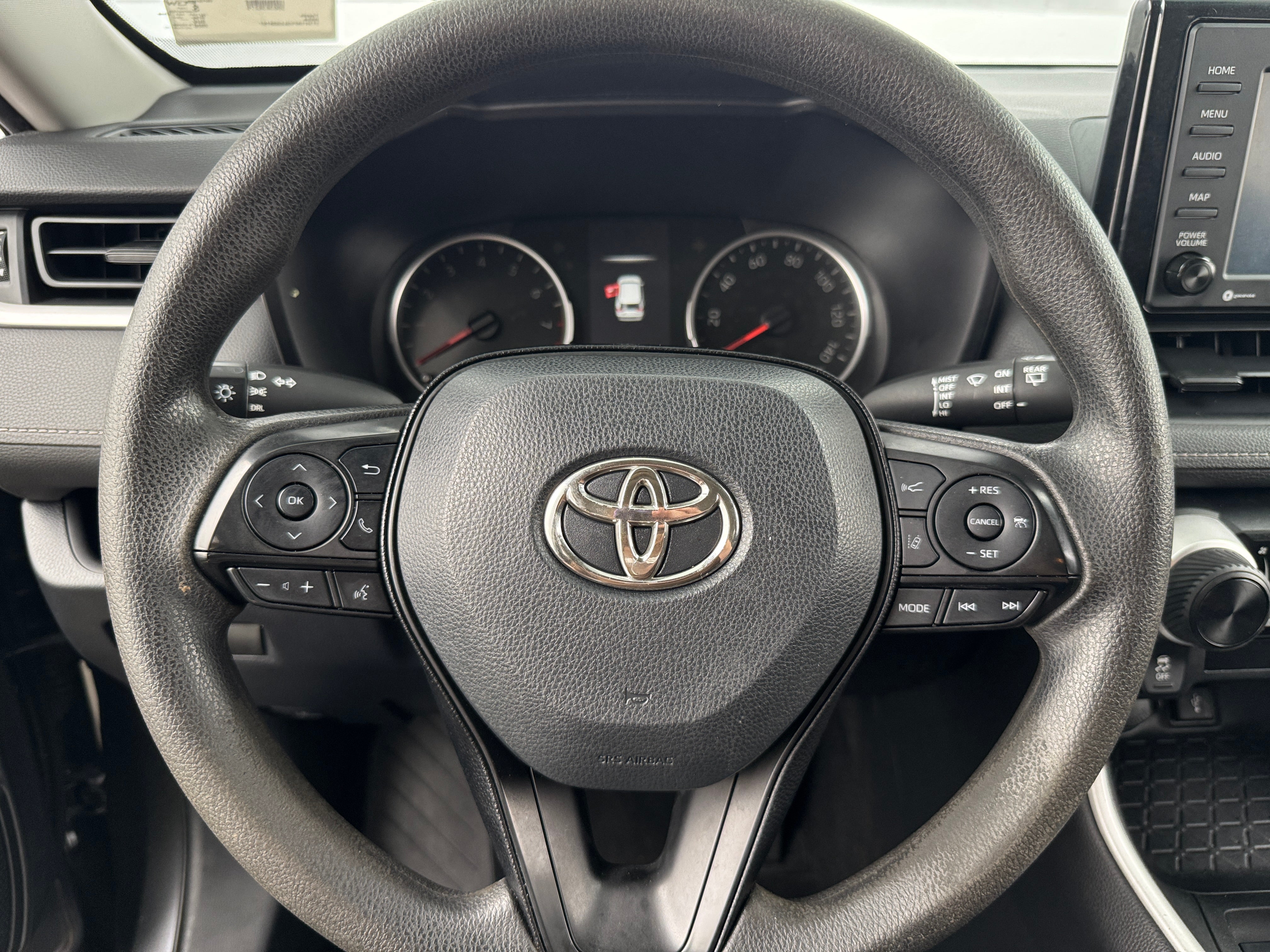 2020 Toyota RAV4 LE 5