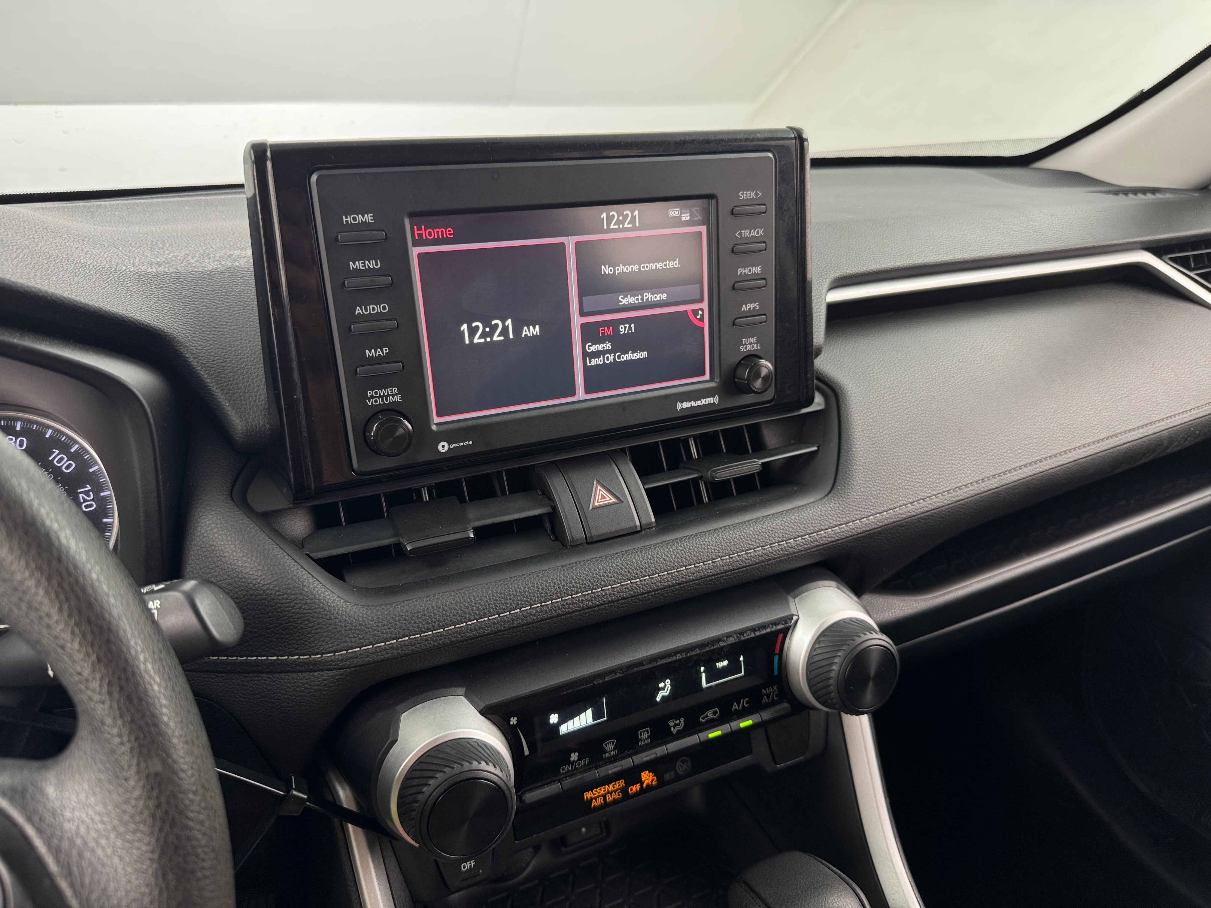 2020 Toyota RAV4 LE 4