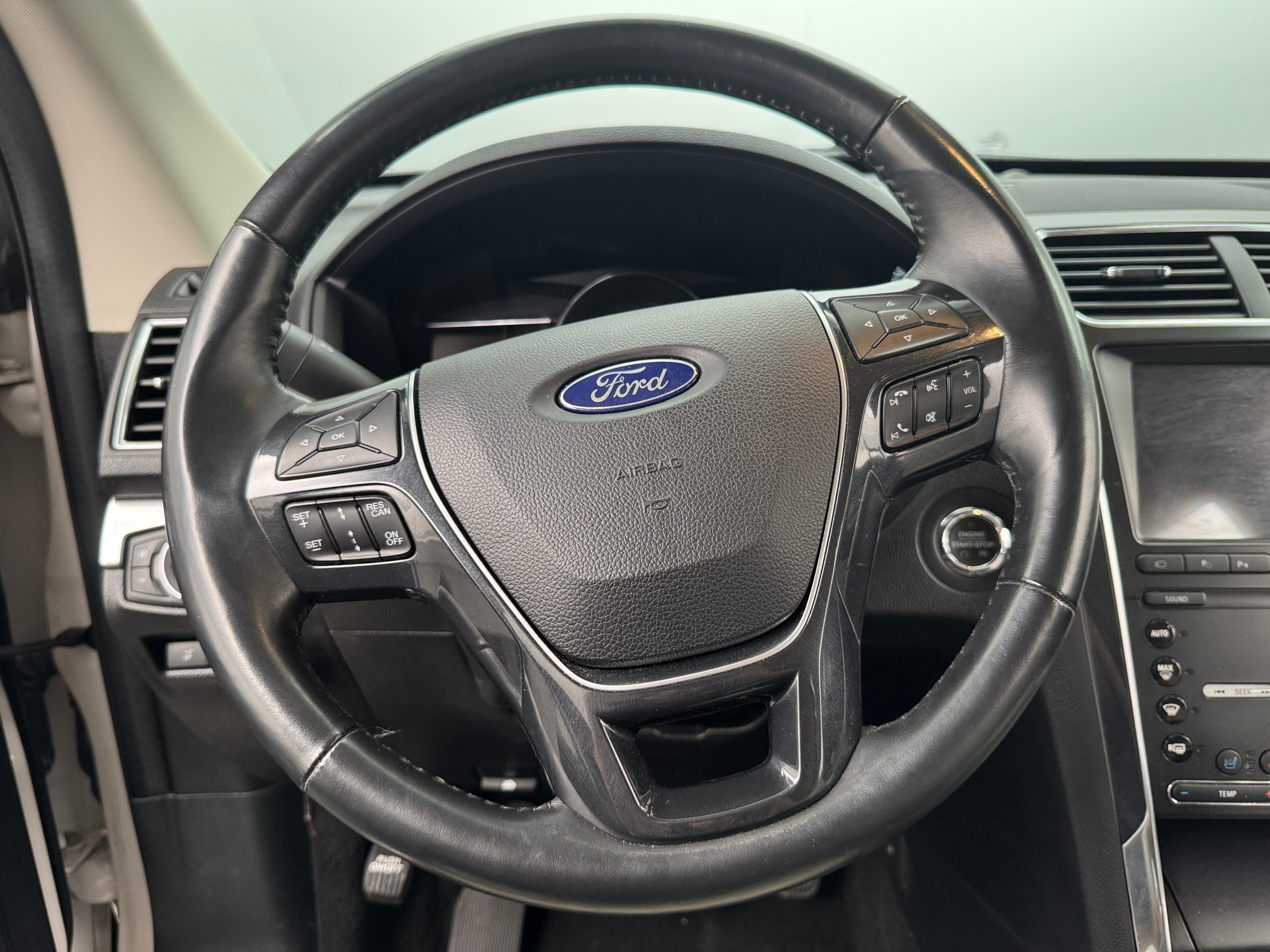 2019 Ford Explorer Limited 4
