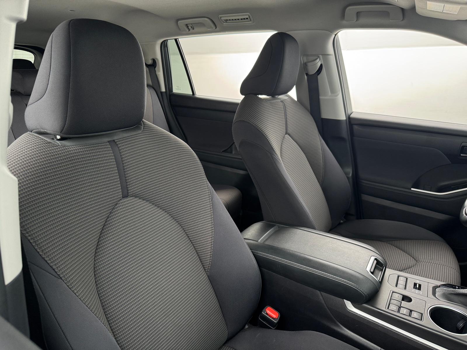 Thumbnail: 2023 Toyota Highlander - 2