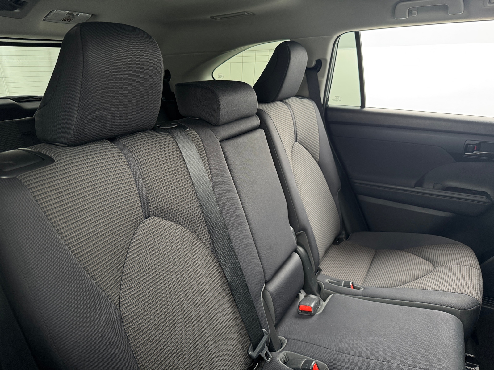 Thumbnail: 2023 Toyota Highlander - 6