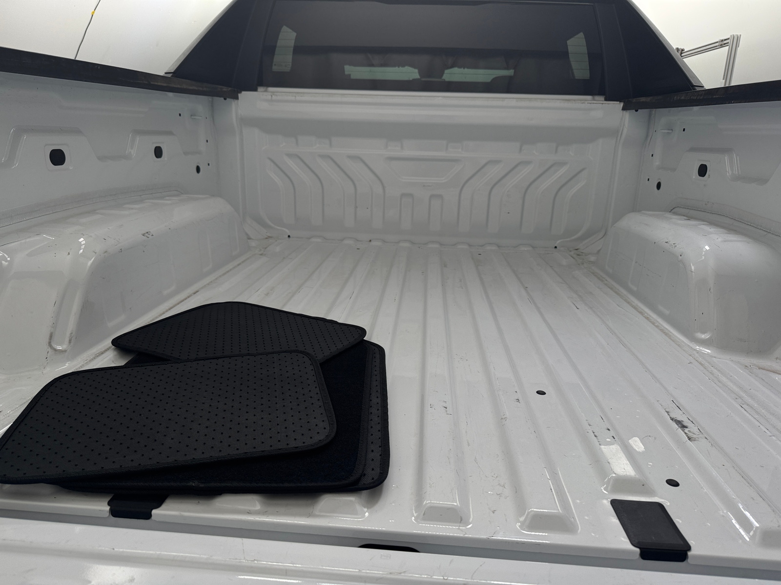 Thumbnail: 2024 Chevrolet Silverado EV - 7
