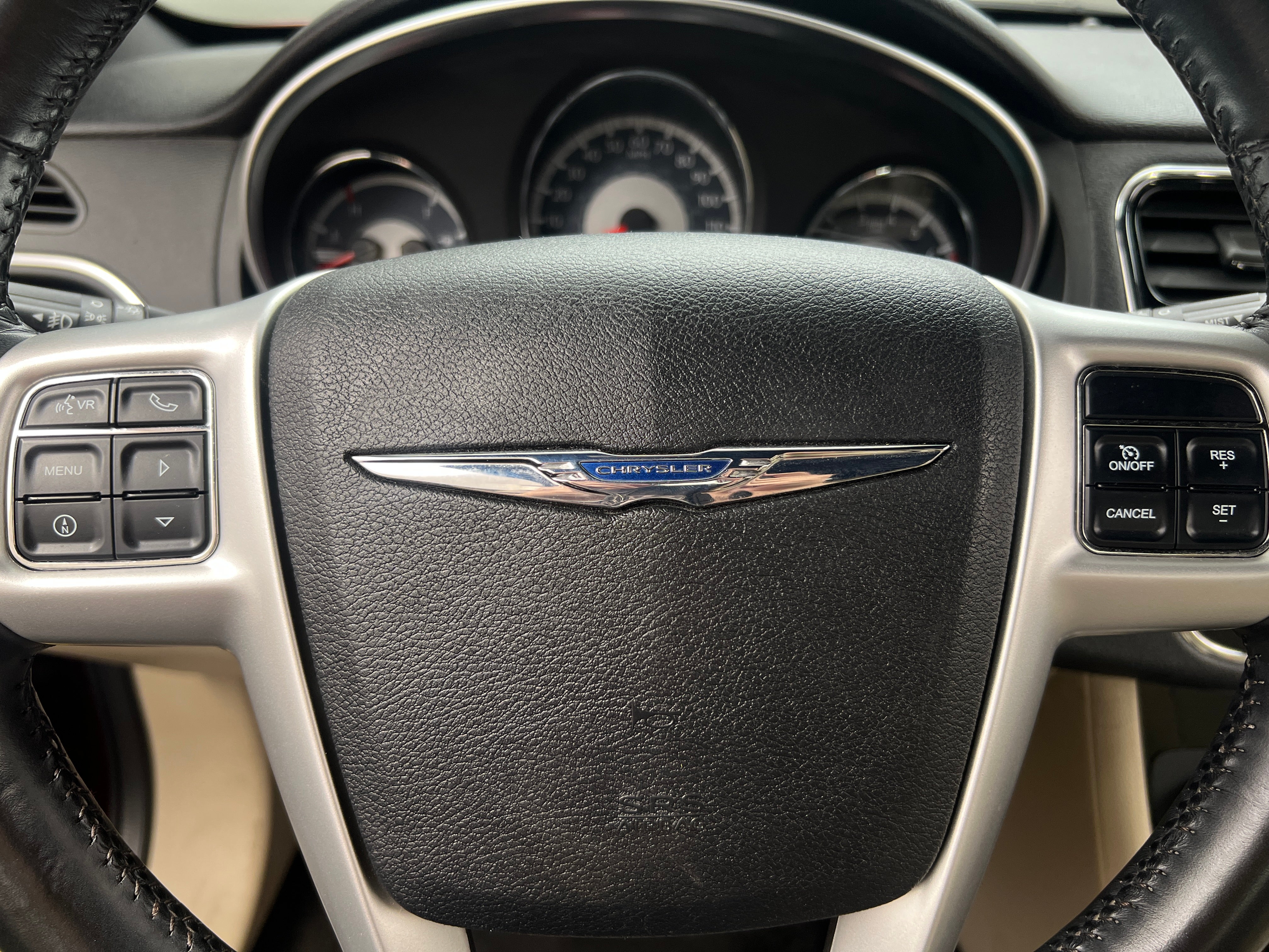 Thumbnail: 2011 Chrysler 200 - 4