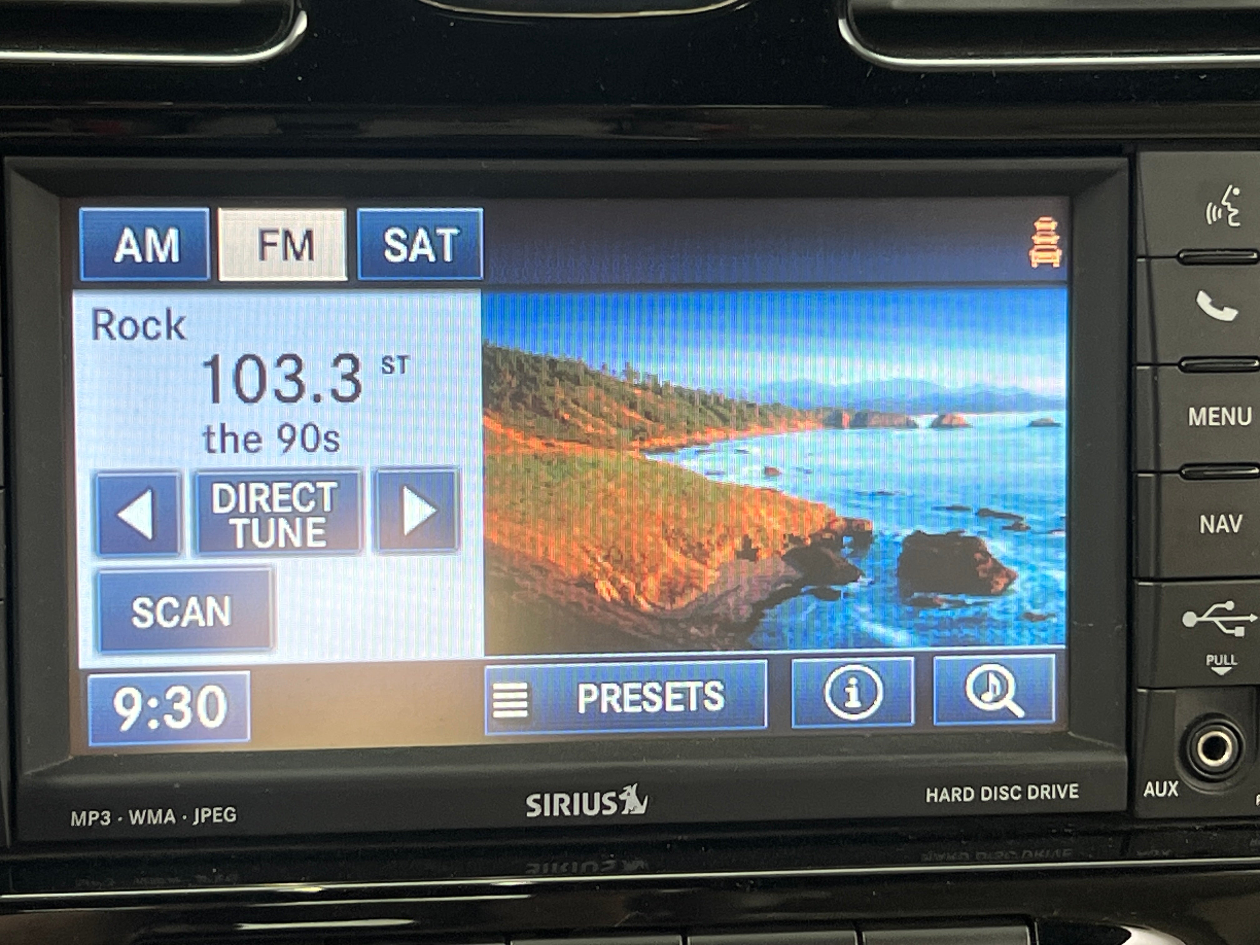 Thumbnail: 2011 Chrysler 200 - 3