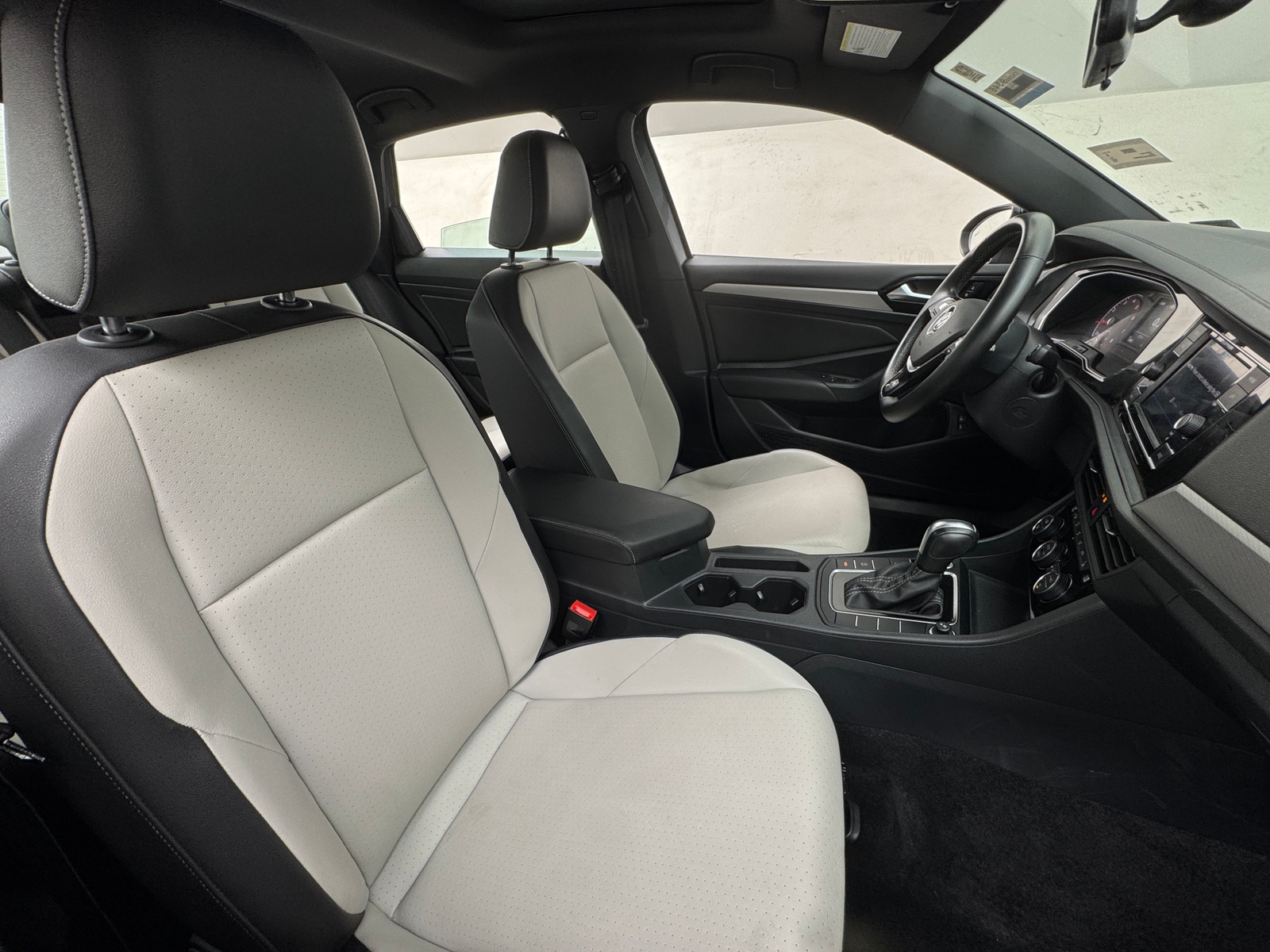 Thumbnail: 2020 Volkswagen Jetta - 2