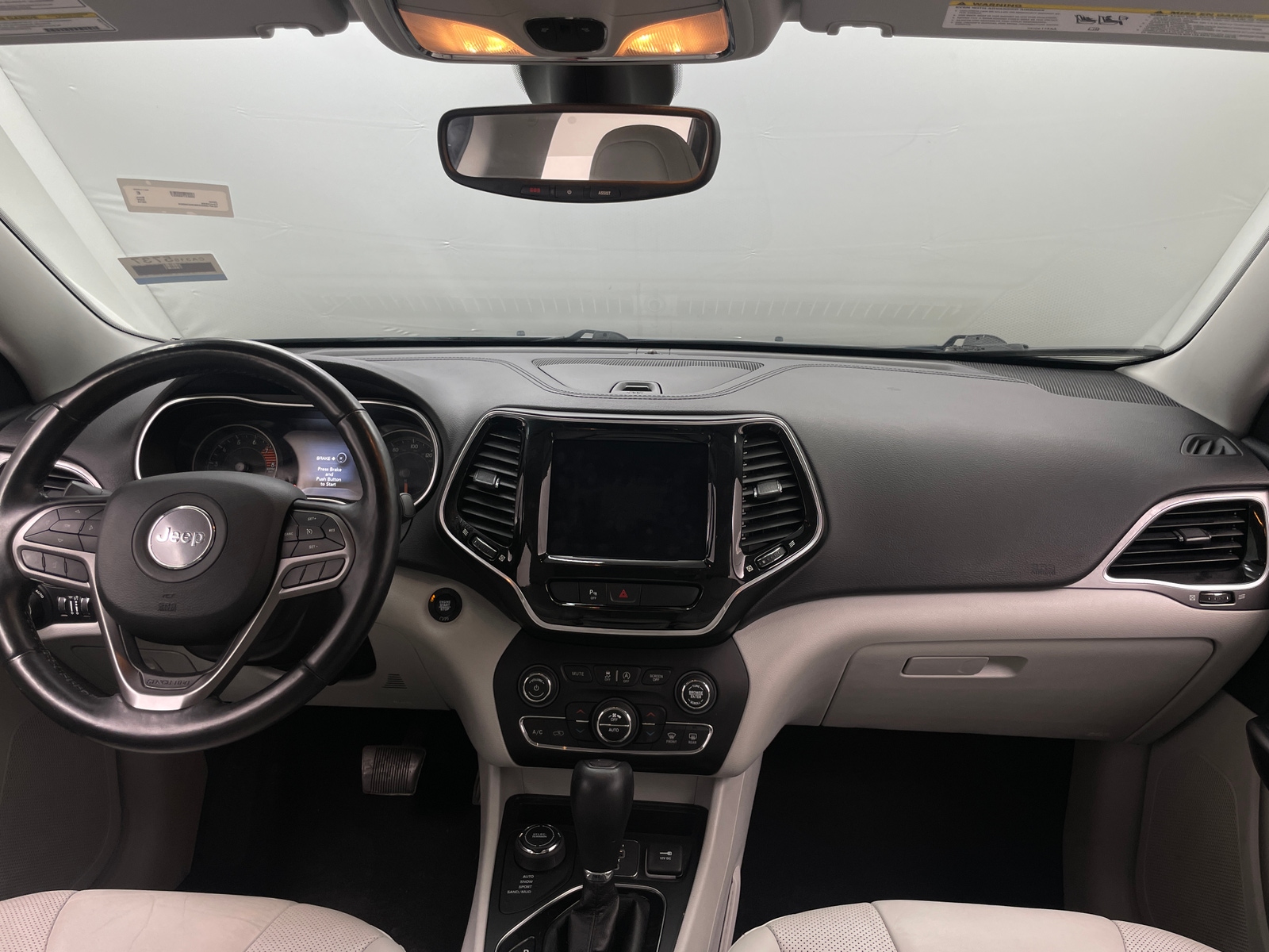 Thumbnail: 2019 Jeep Cherokee - 3