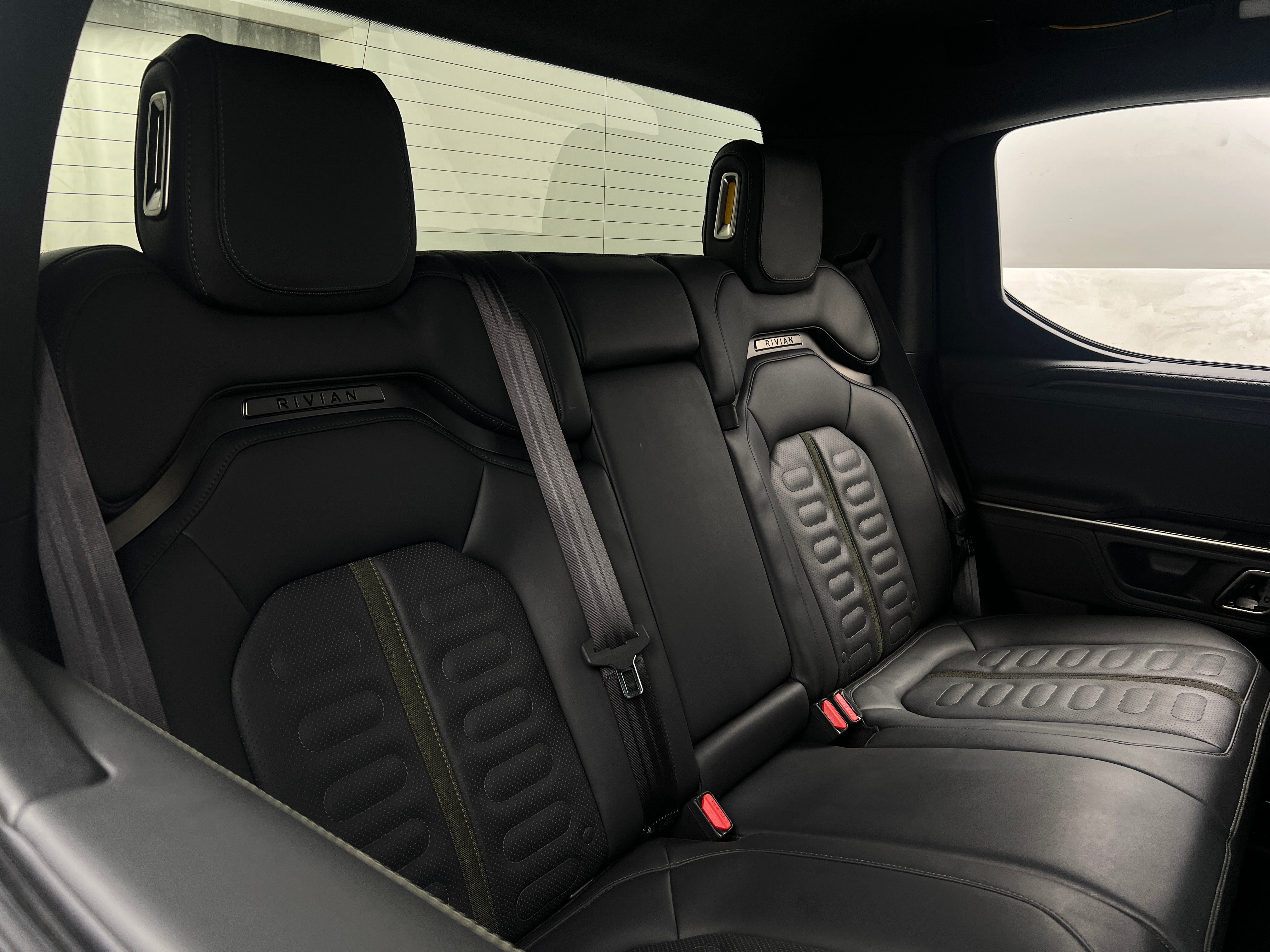 Used 2024 Rivian R1T Adventure with VIN 7FCTGBAA5RN030634 for sale in Oak Creek, WI