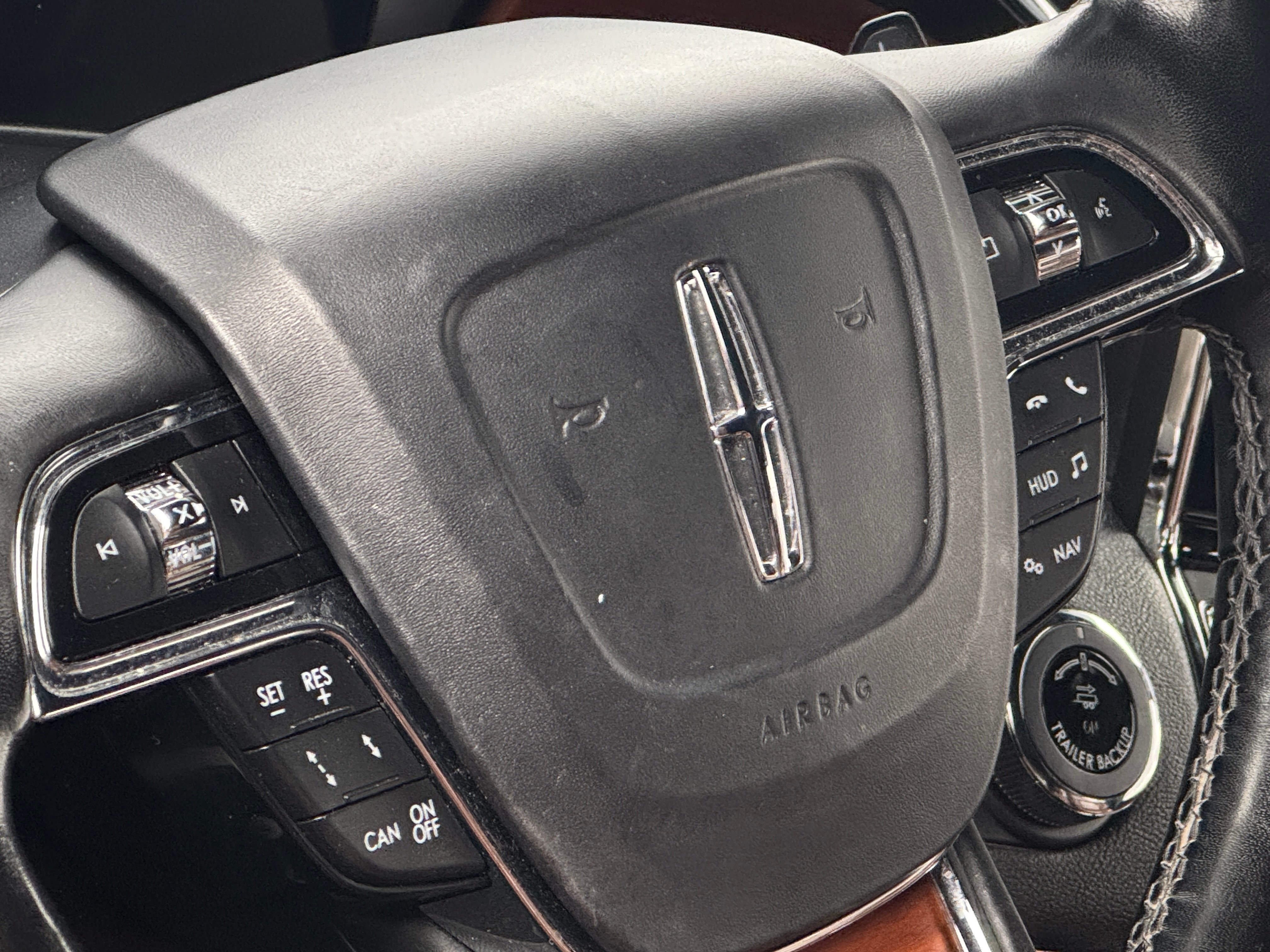 Thumbnail: 2019 Lincoln Navigator - 4