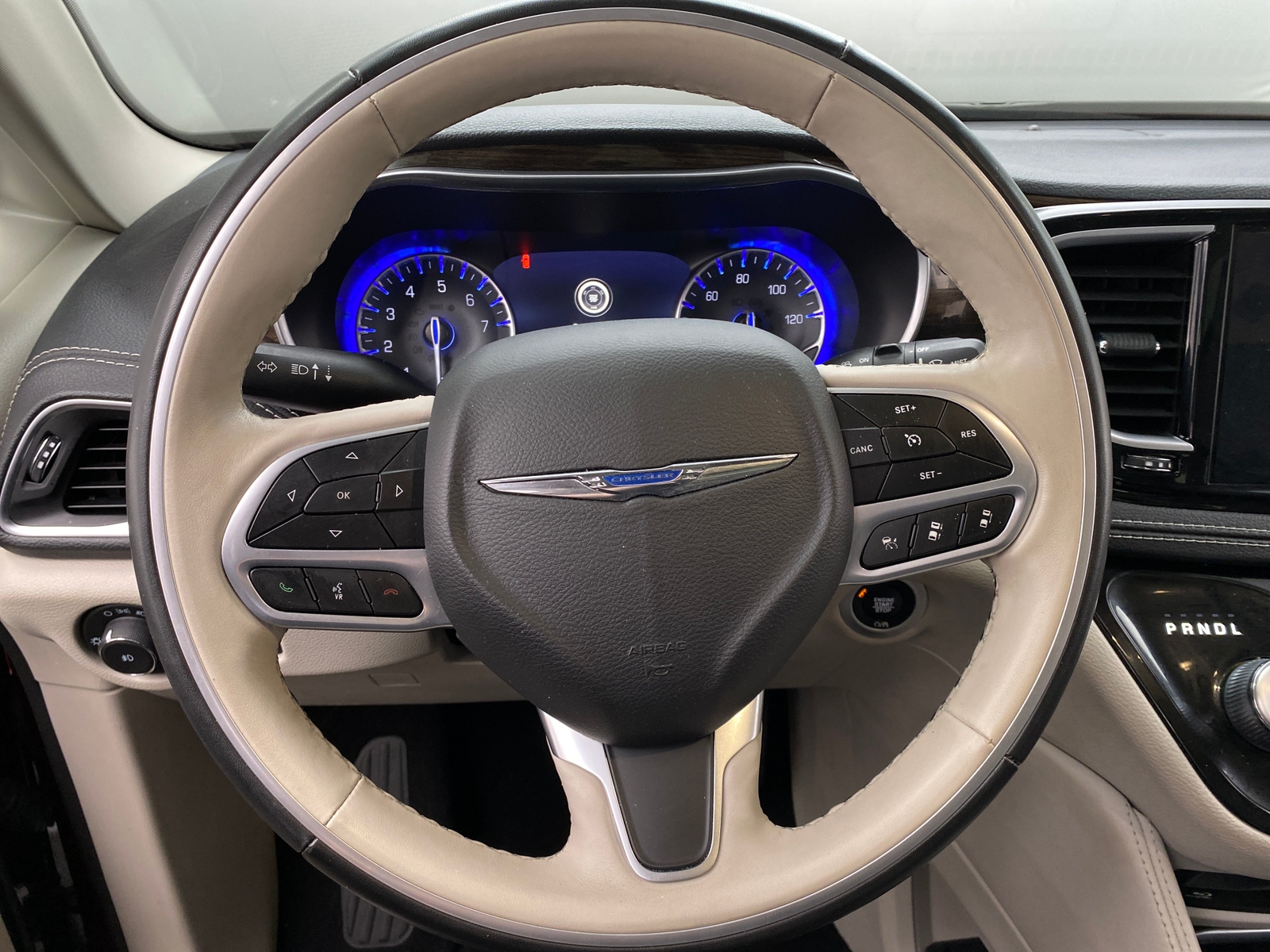 Thumbnail: 2021 Chrysler Pacifica - 4