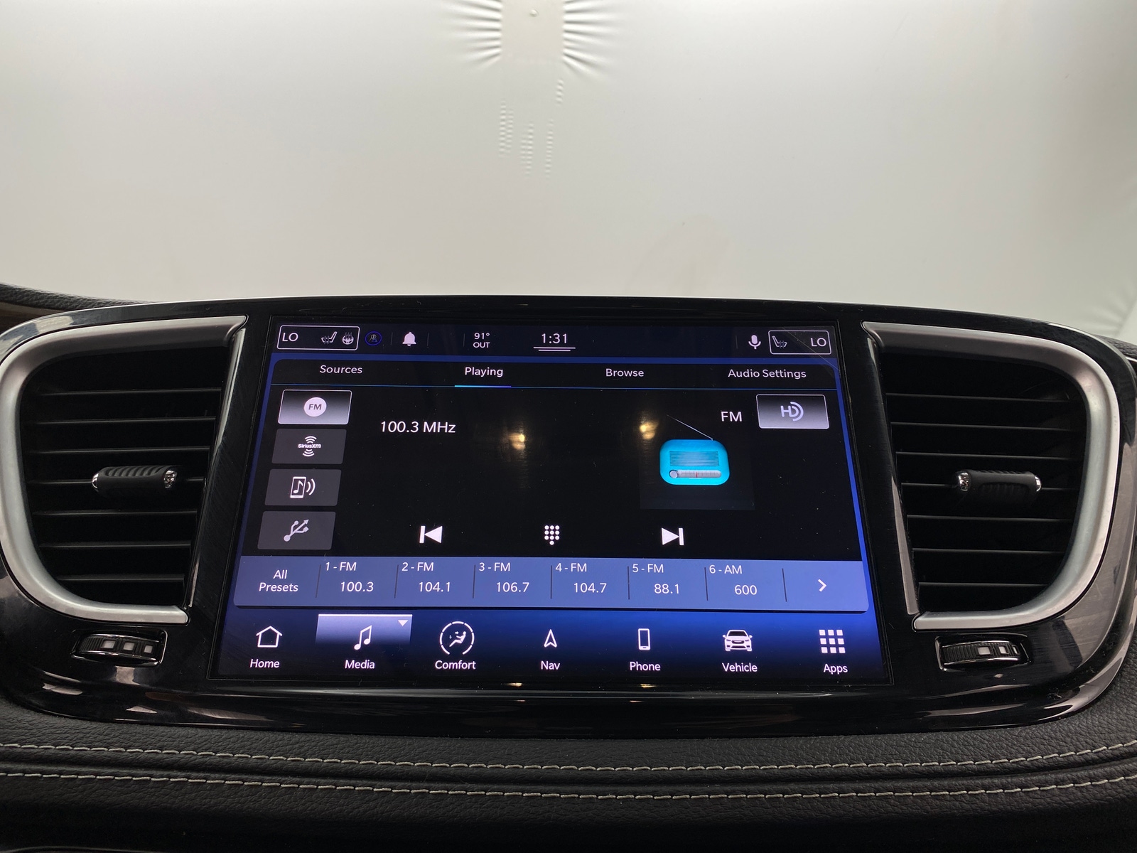 Thumbnail: 2021 Chrysler Pacifica - 3