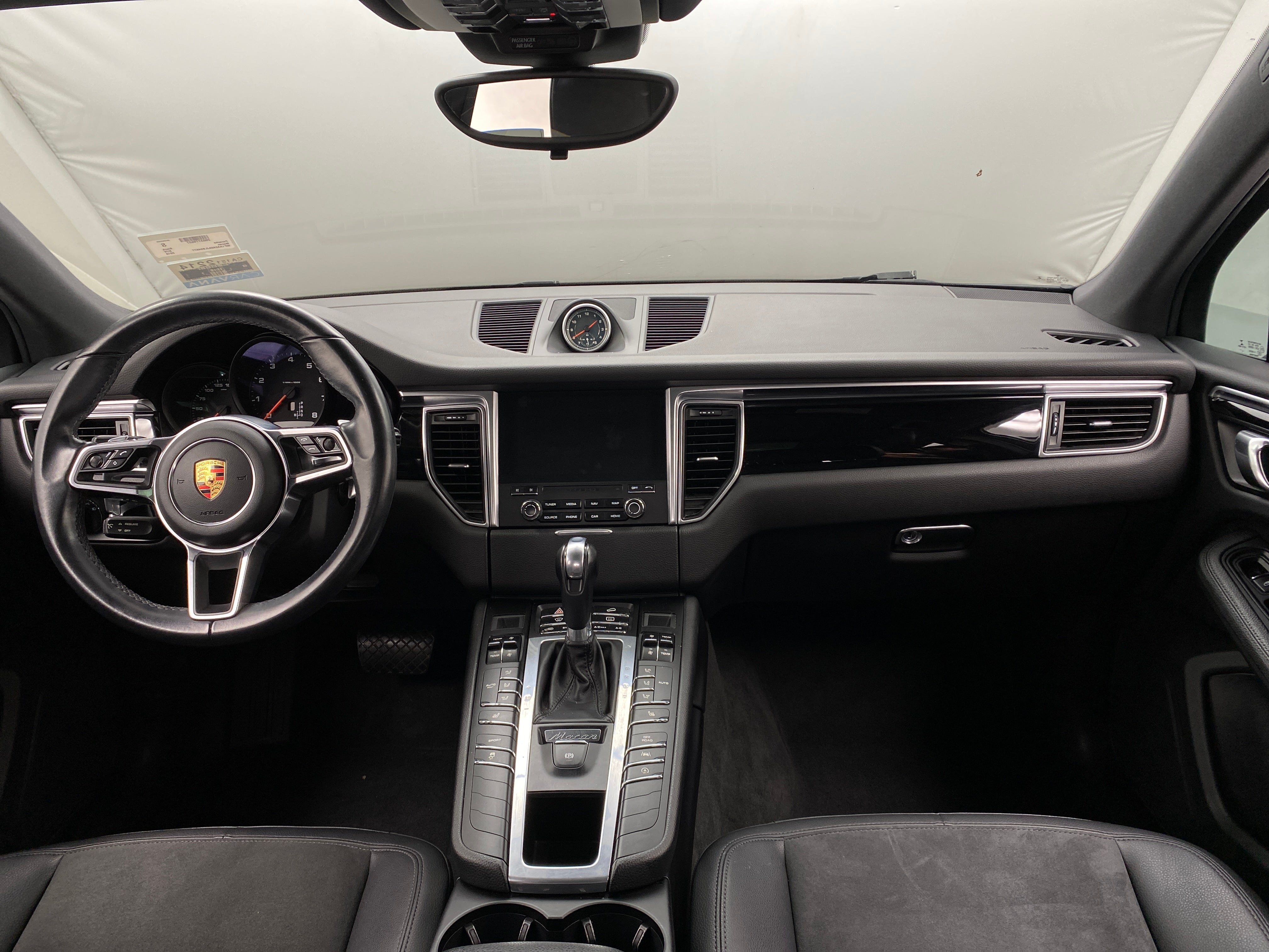 2018 Porsche Macan Base 2