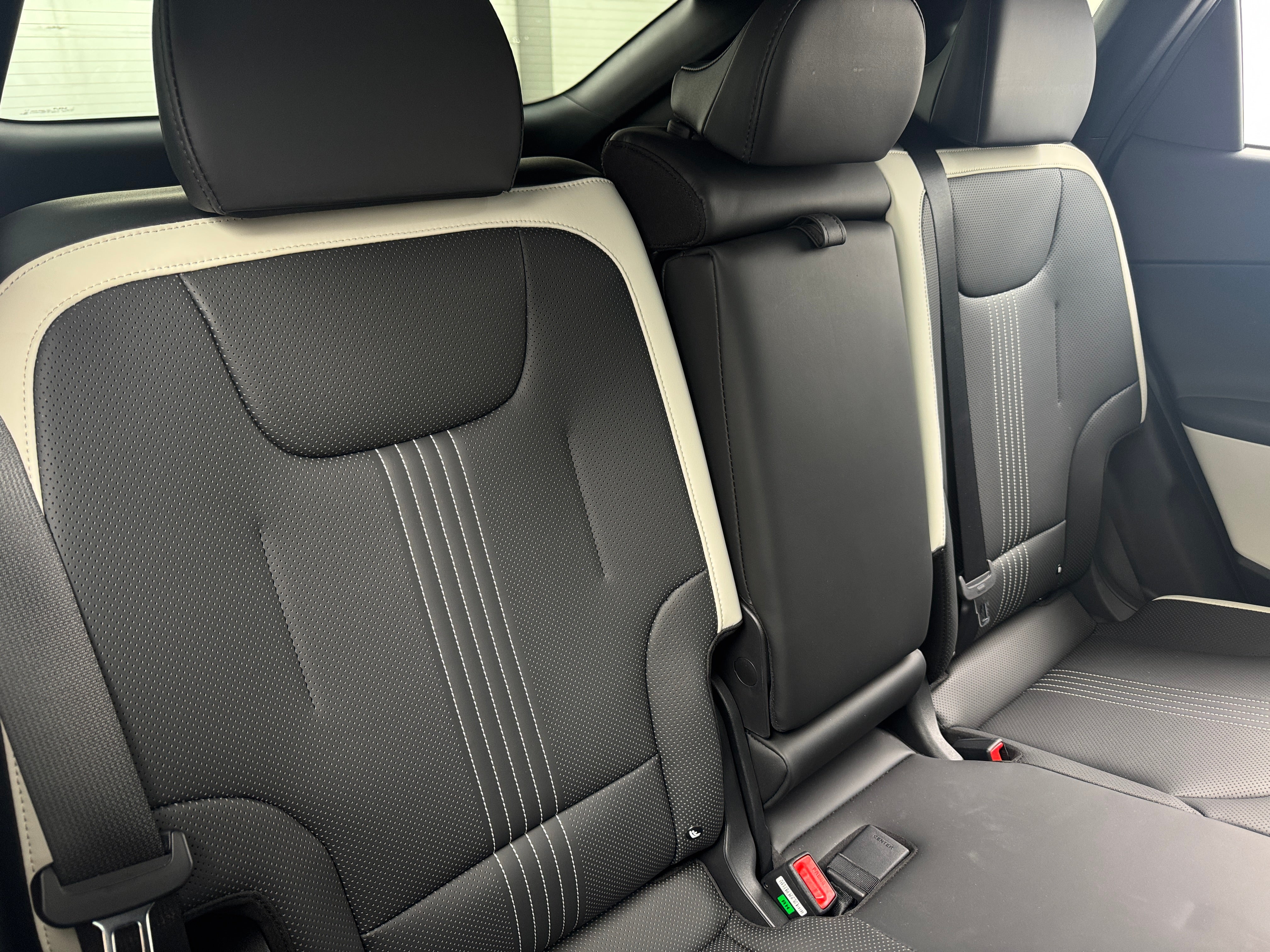 Thumbnail: 2022 Kia EV6 - 6