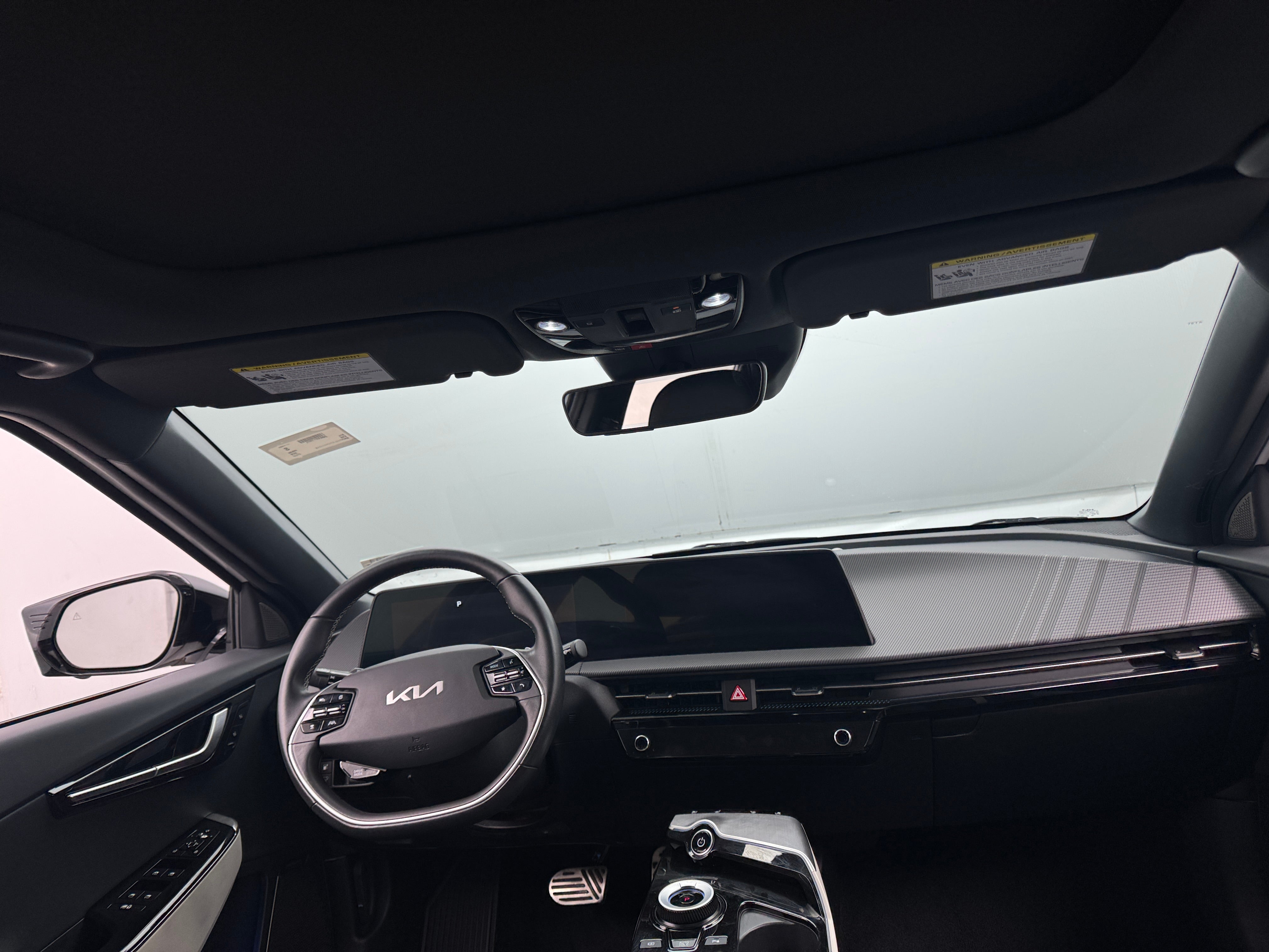 Thumbnail: 2022 Kia EV6 - 3