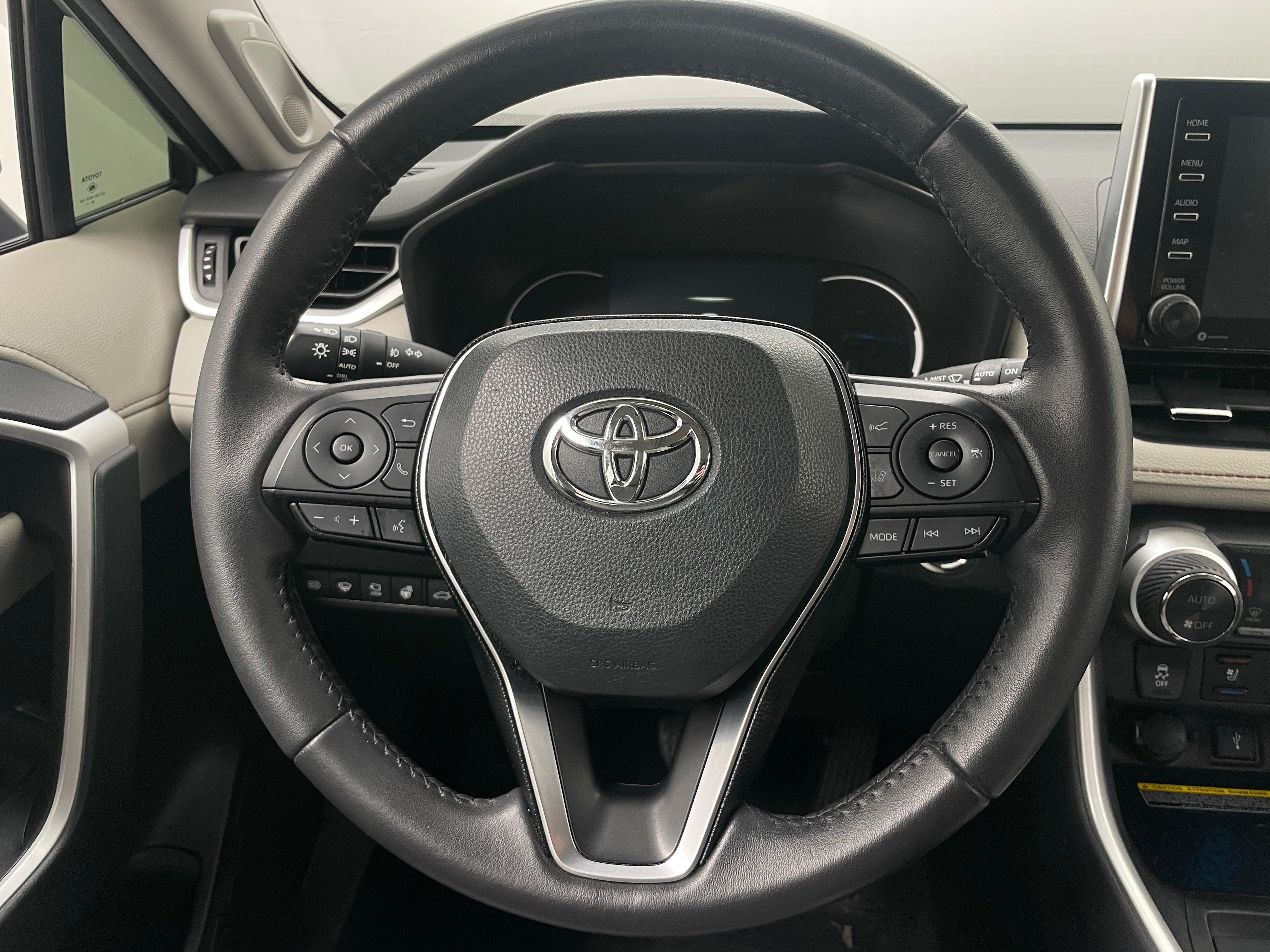 Thumbnail: 2021 Toyota RAV4 - 4