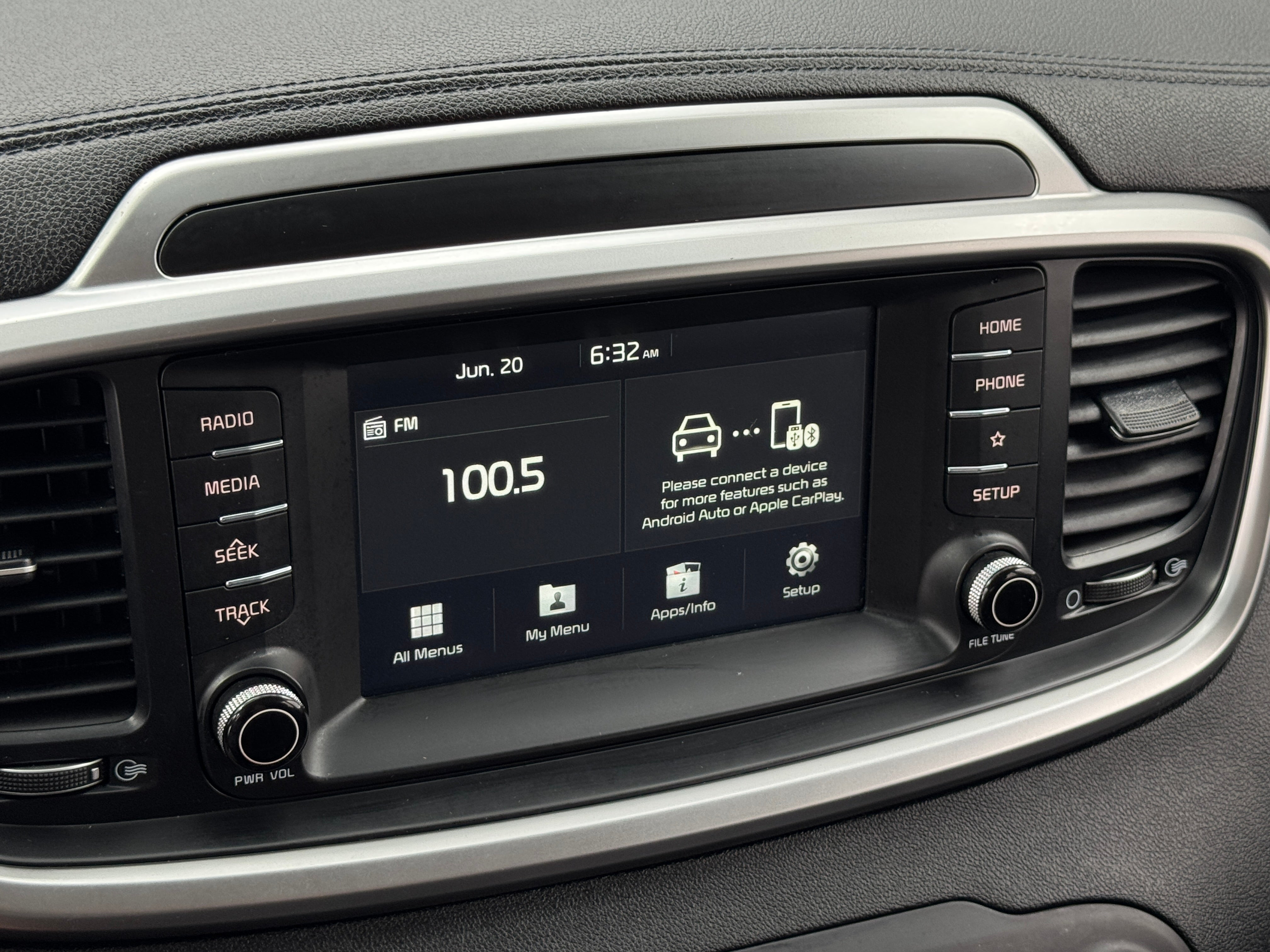 Thumbnail: 2019 Kia Sorento - 4