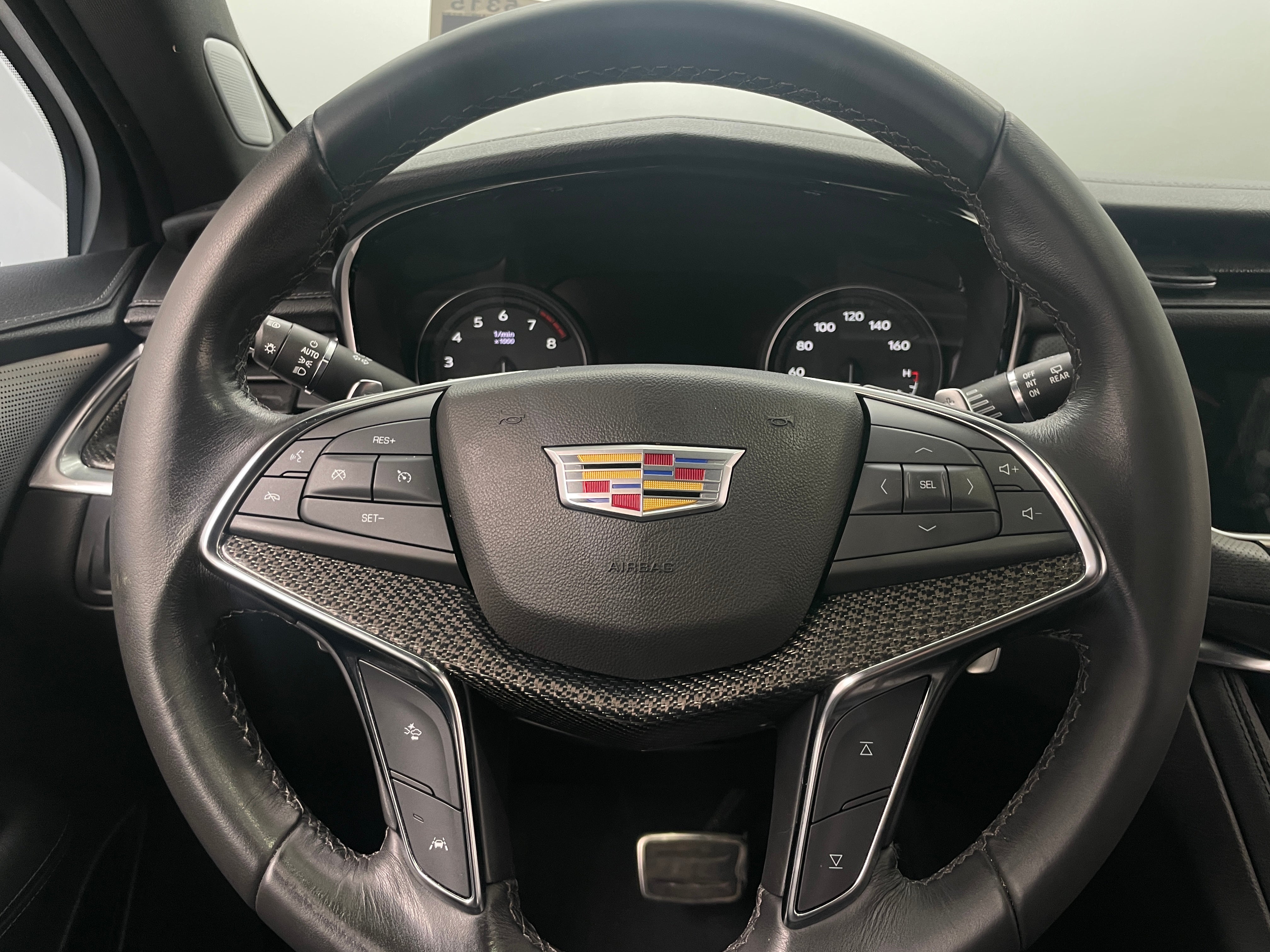 Thumbnail: 2022 Cadillac XT5 - 4