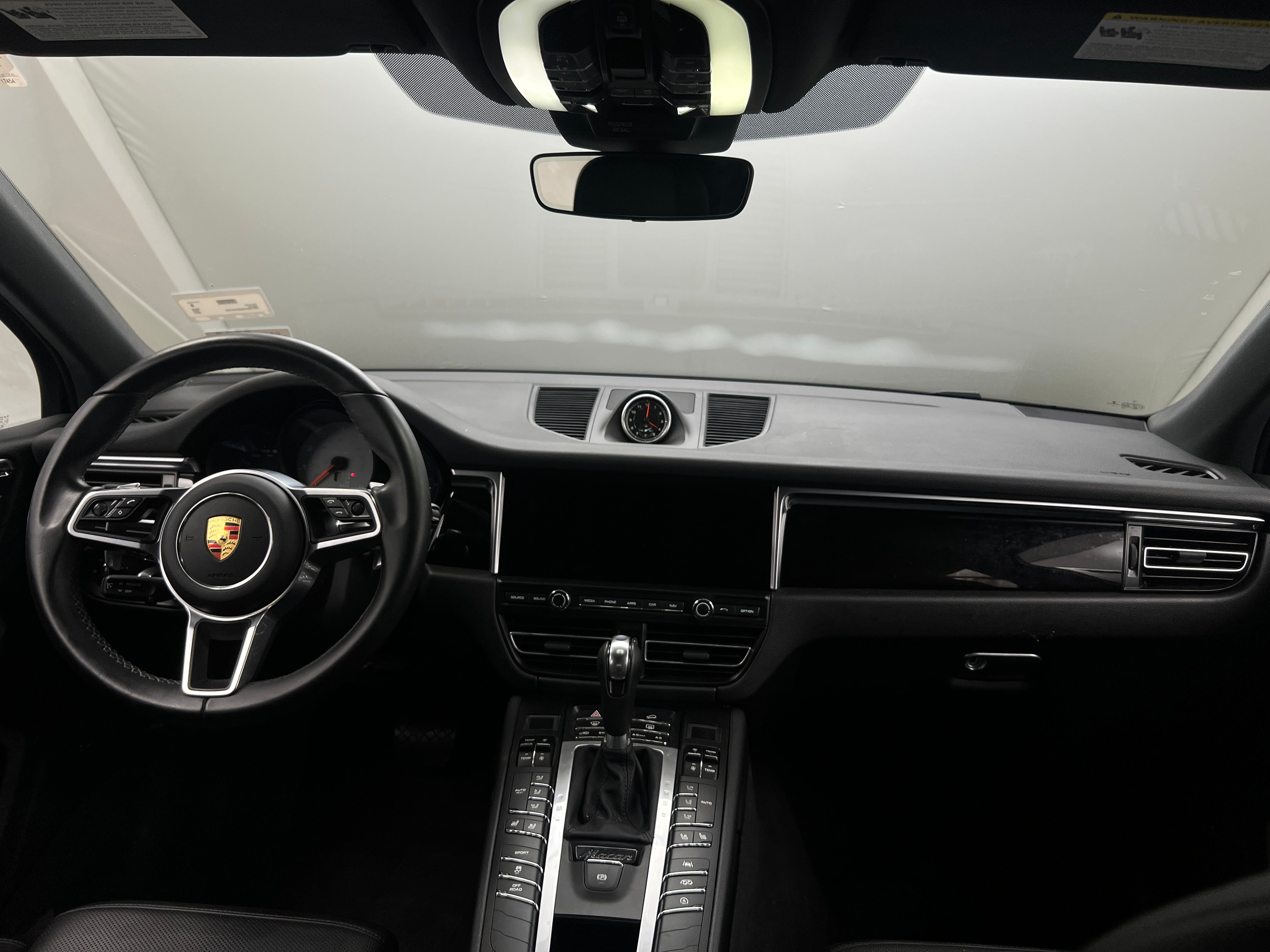Thumbnail: 2021 Porsche Macan - 2