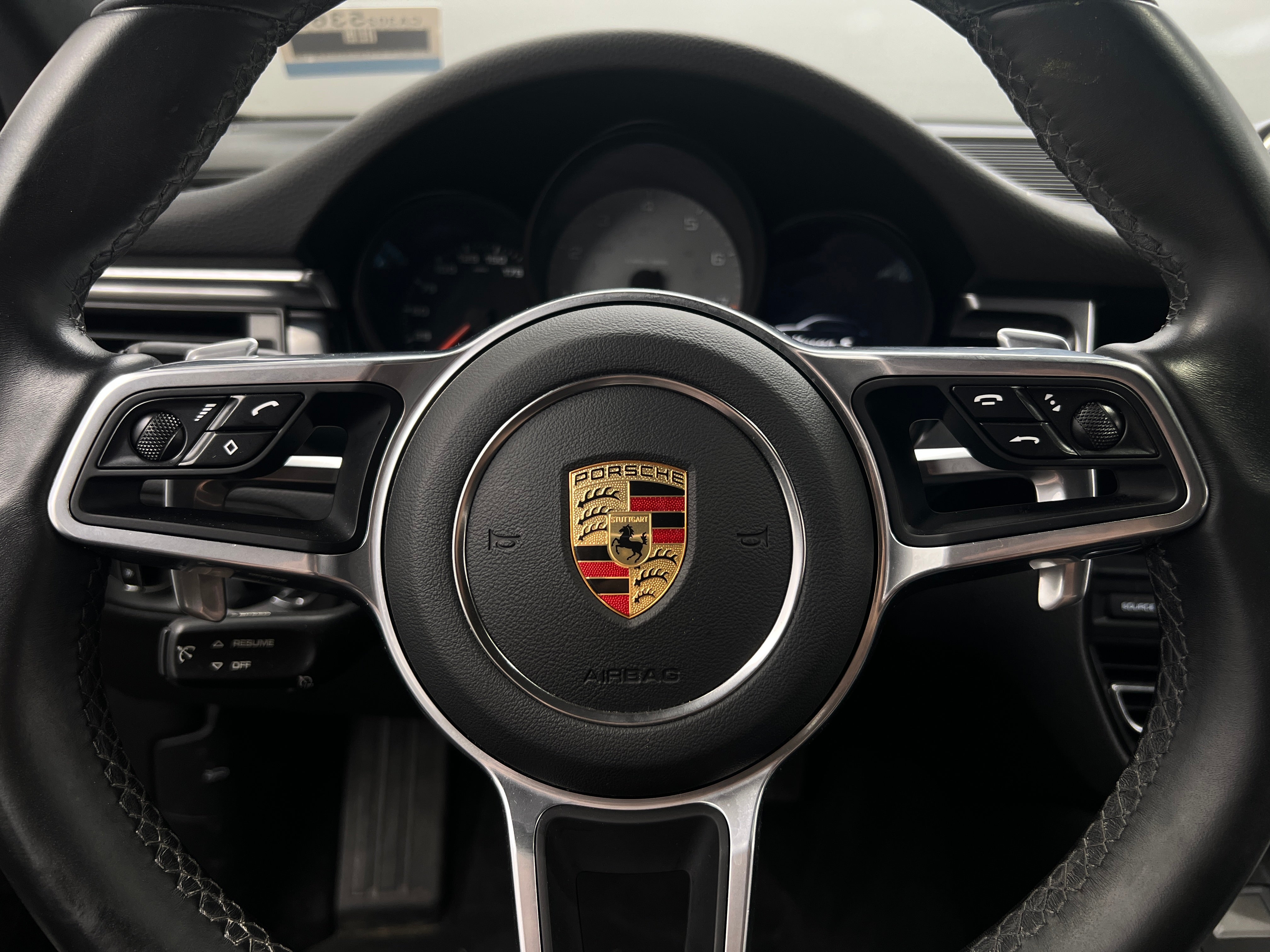 Thumbnail: 2021 Porsche Macan - 4
