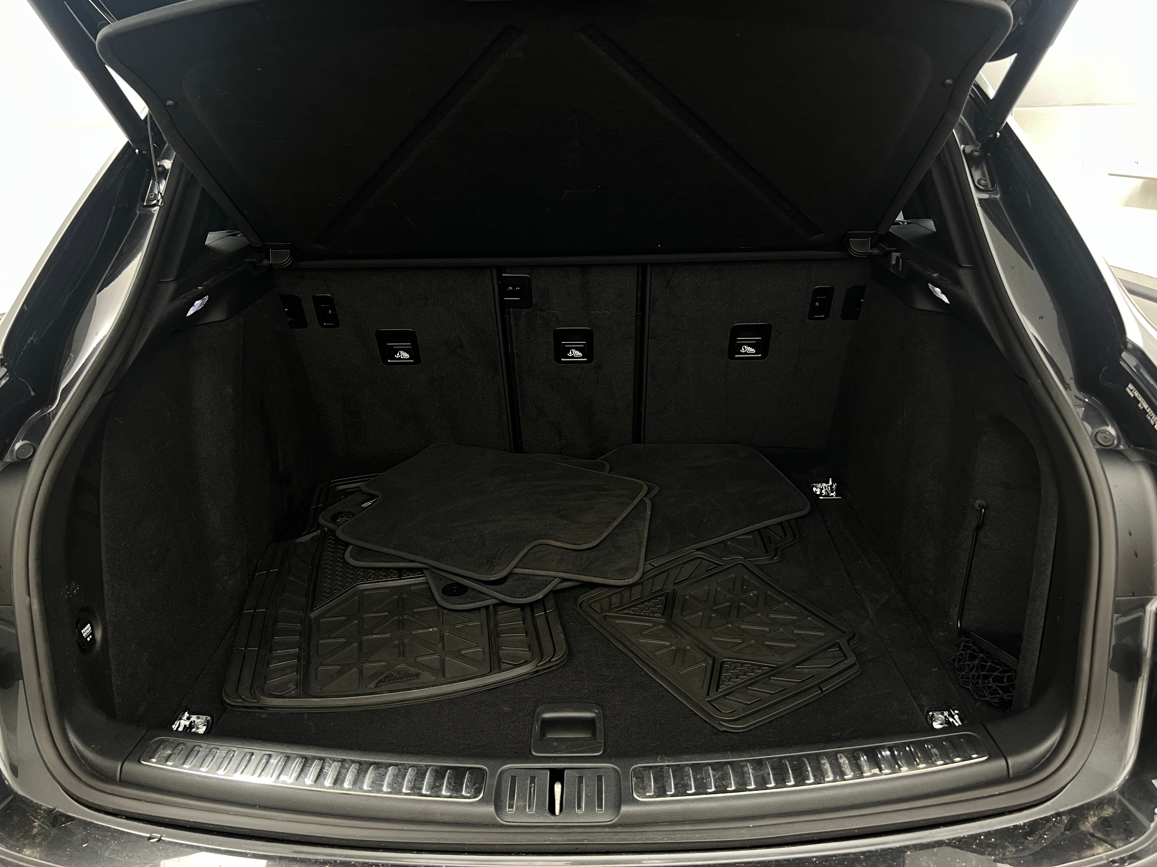 Thumbnail: 2021 Porsche Macan - 6