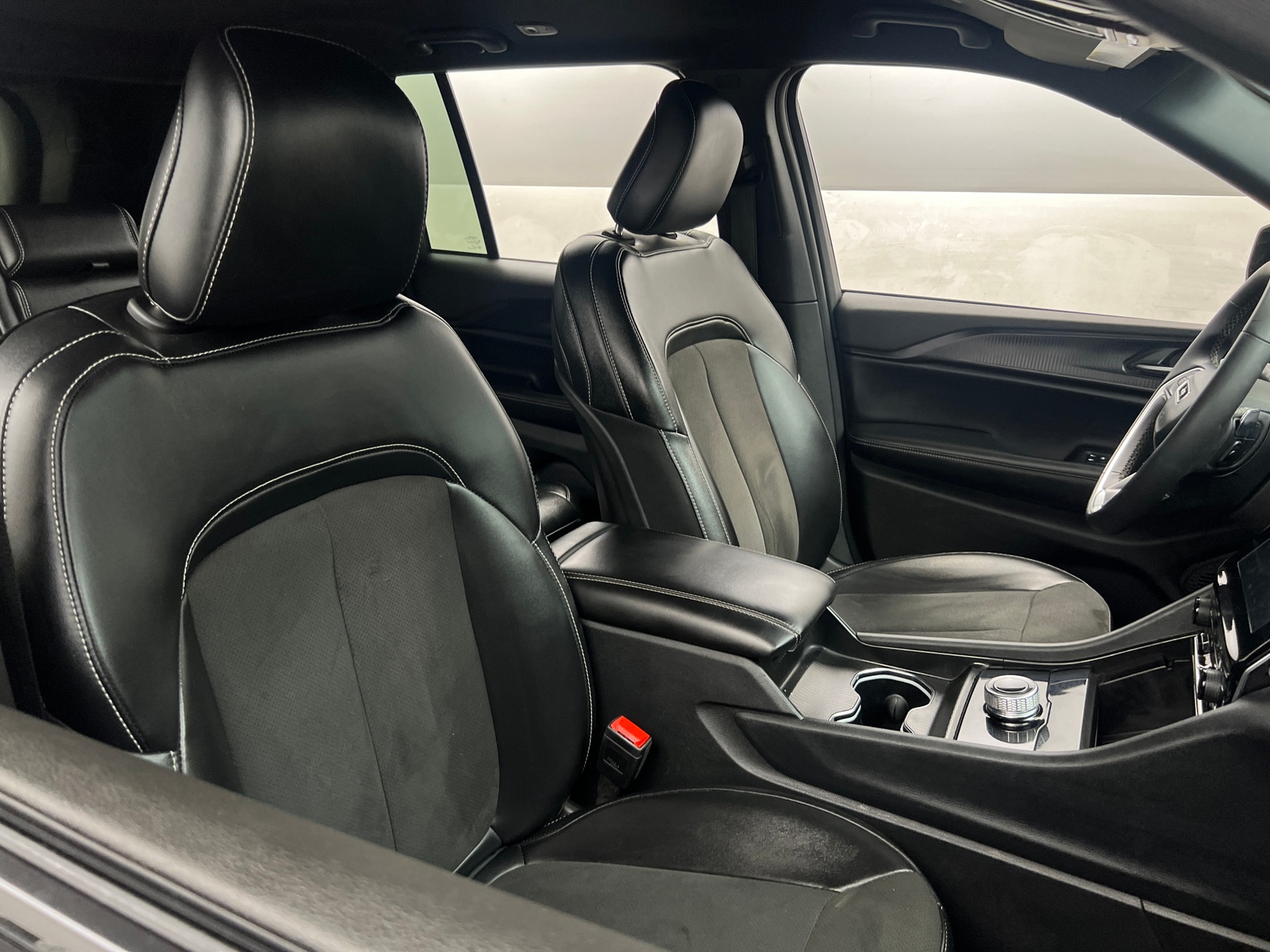 Thumbnail: 2024 Jeep Grand Cherokee - 2