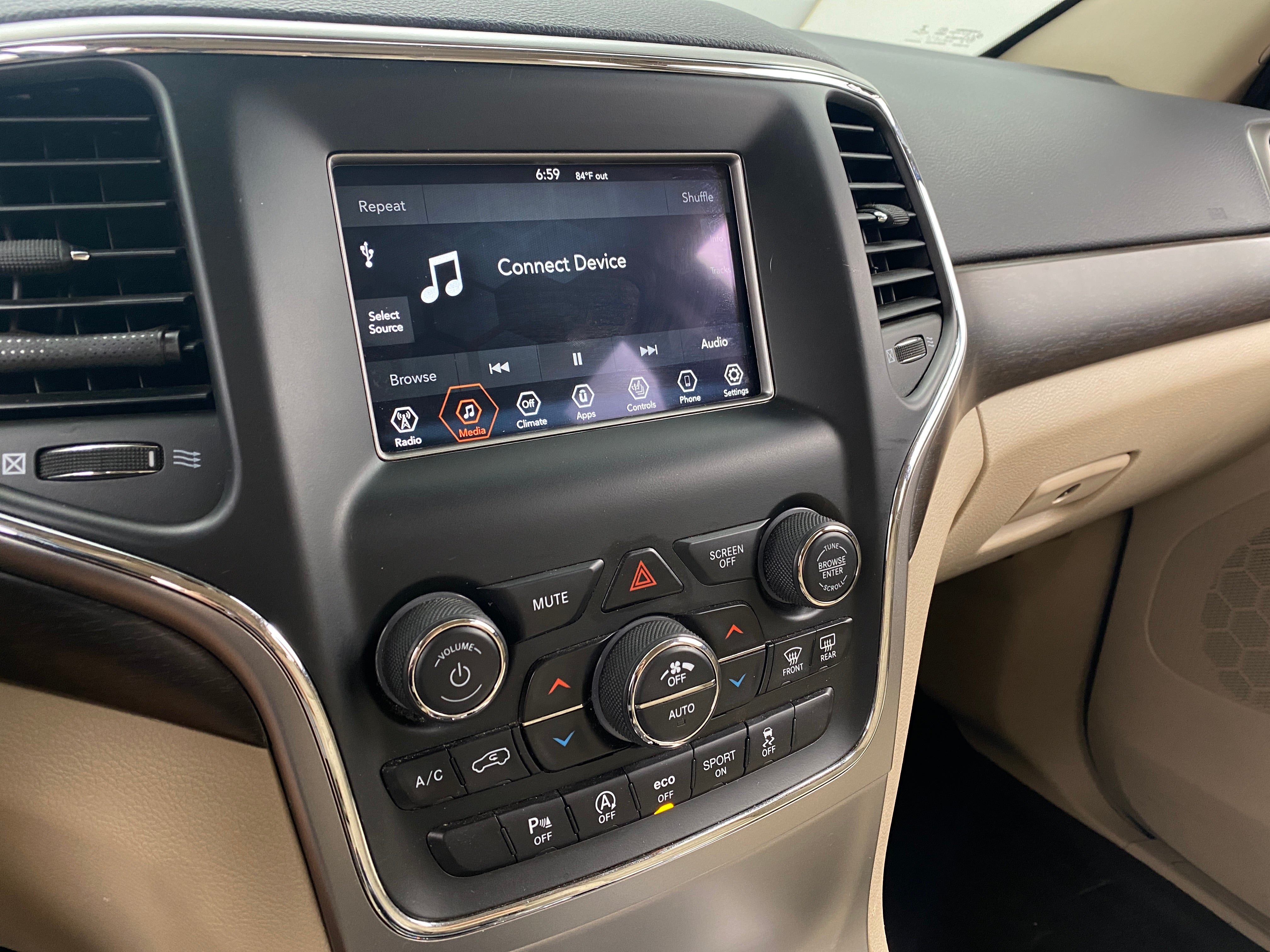 Thumbnail: 2018 Jeep Grand Cherokee - 4