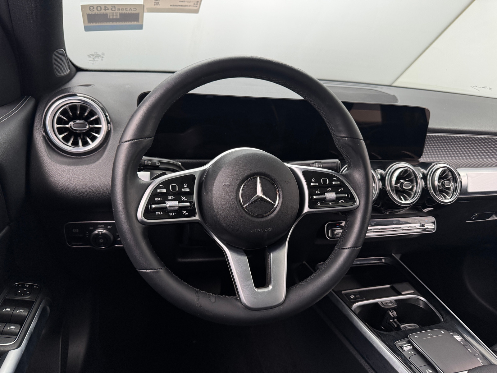 Thumbnail: 2022 Mercedes-Benz GLB - 4