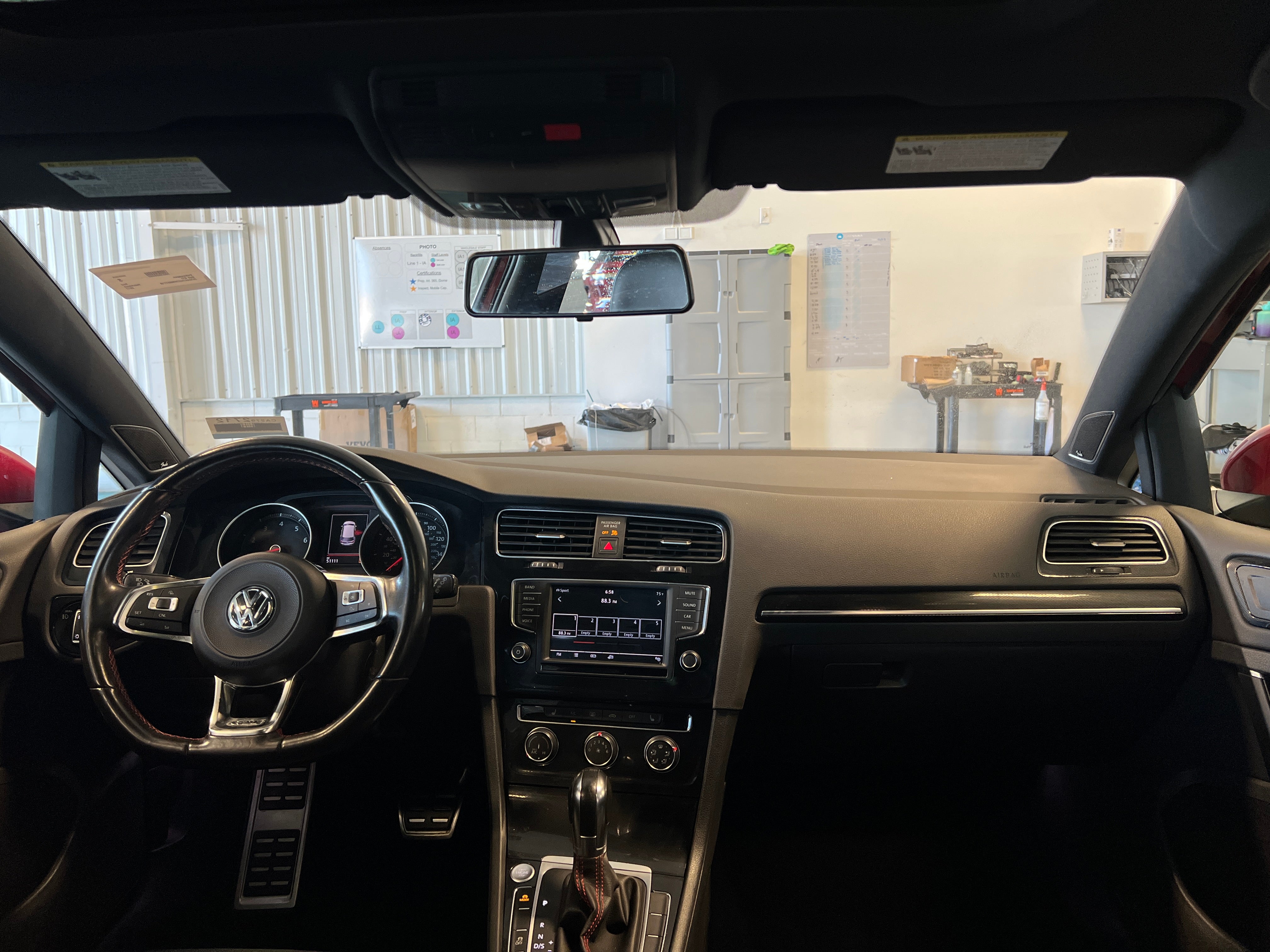 Thumbnail: 2017 Volkswagen Golf - 3