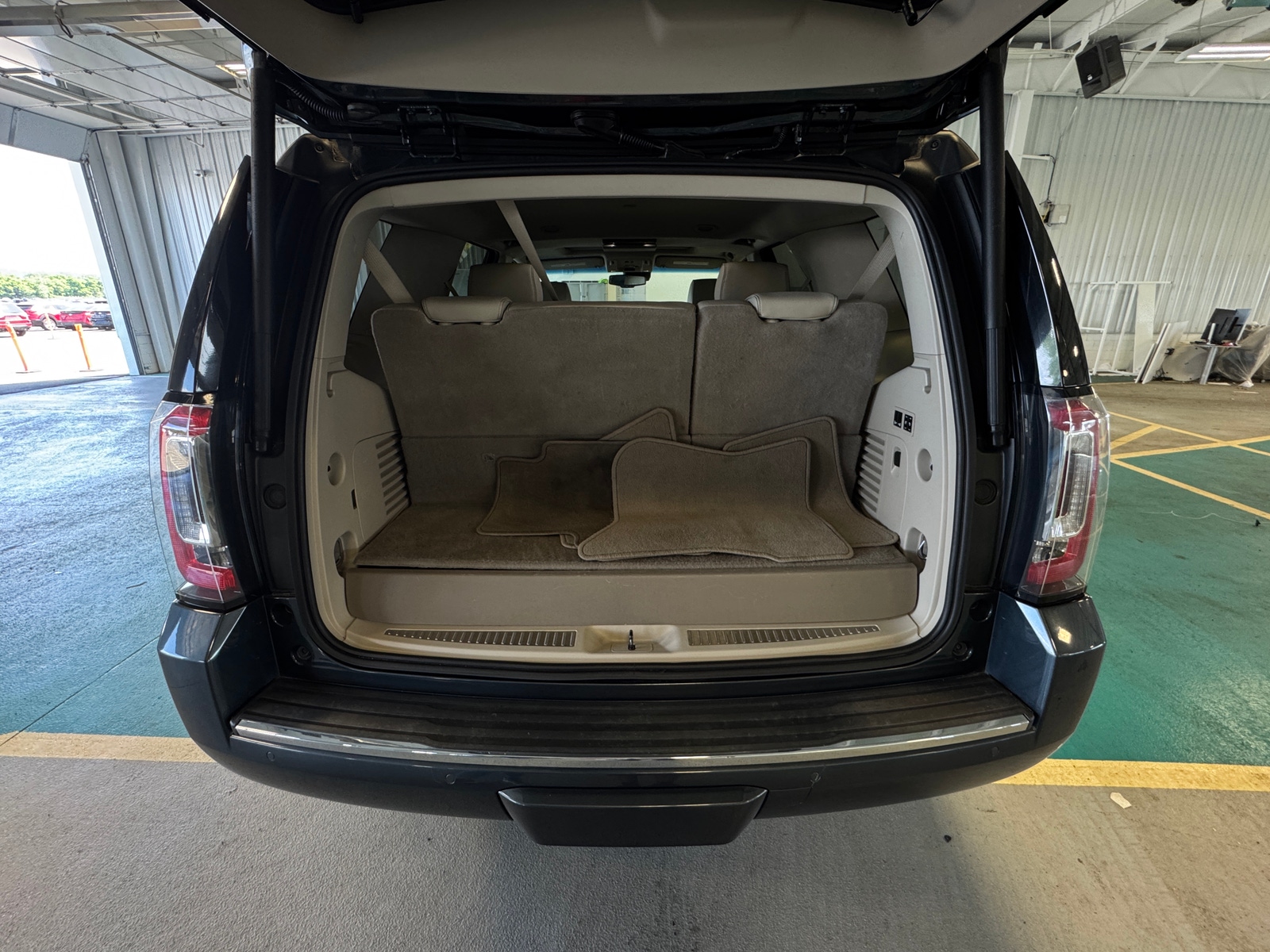 Thumbnail: 2019 GMC Yukon - 6