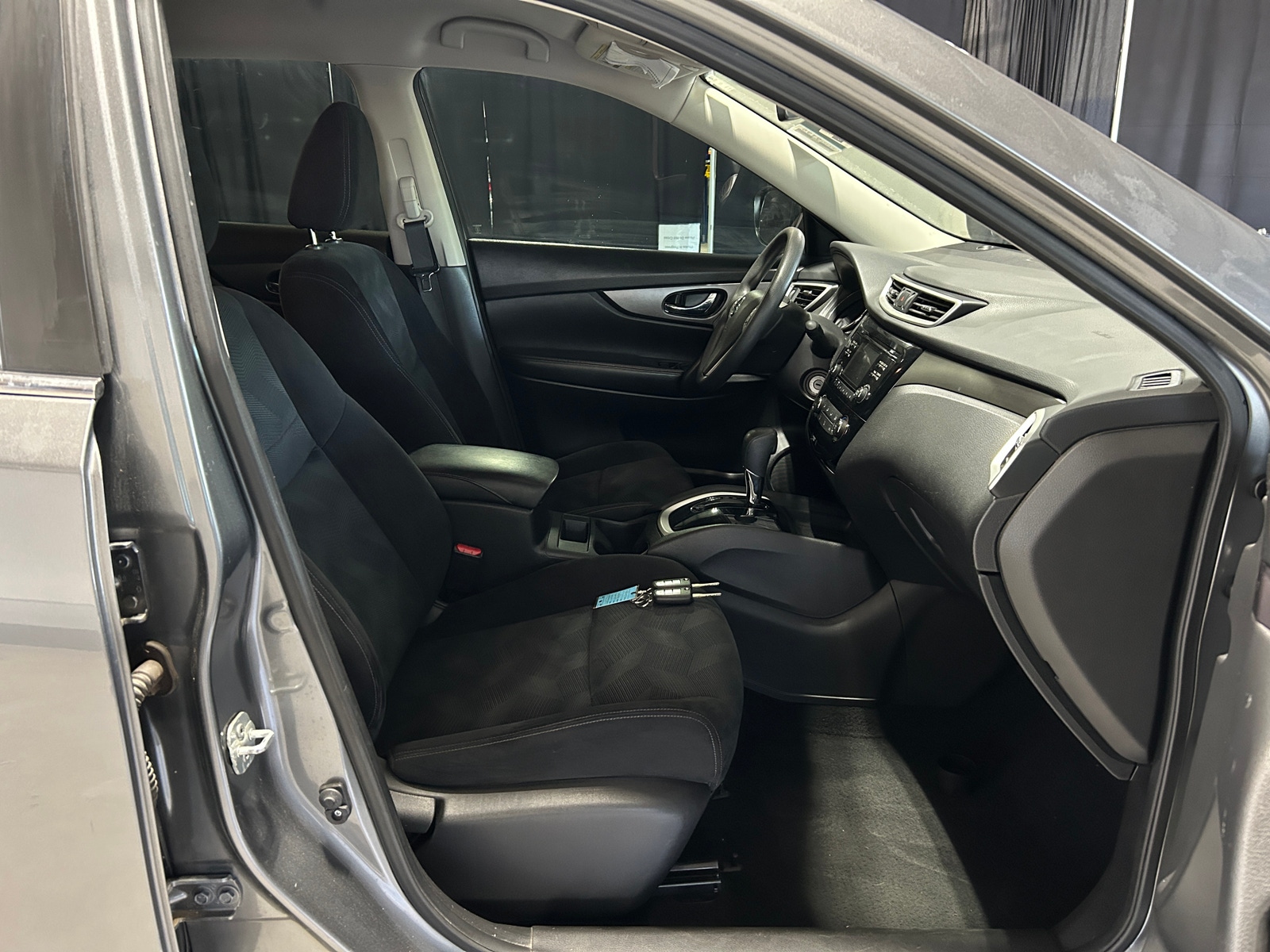 Thumbnail: 2016 Nissan Rogue - 2