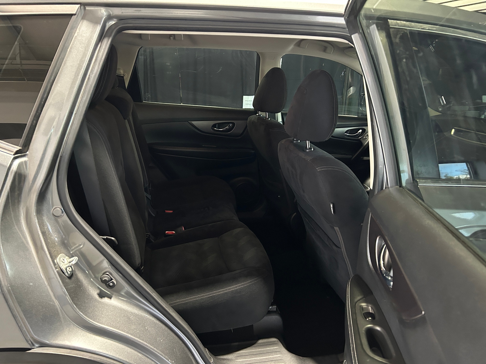 Thumbnail: 2016 Nissan Rogue - 6
