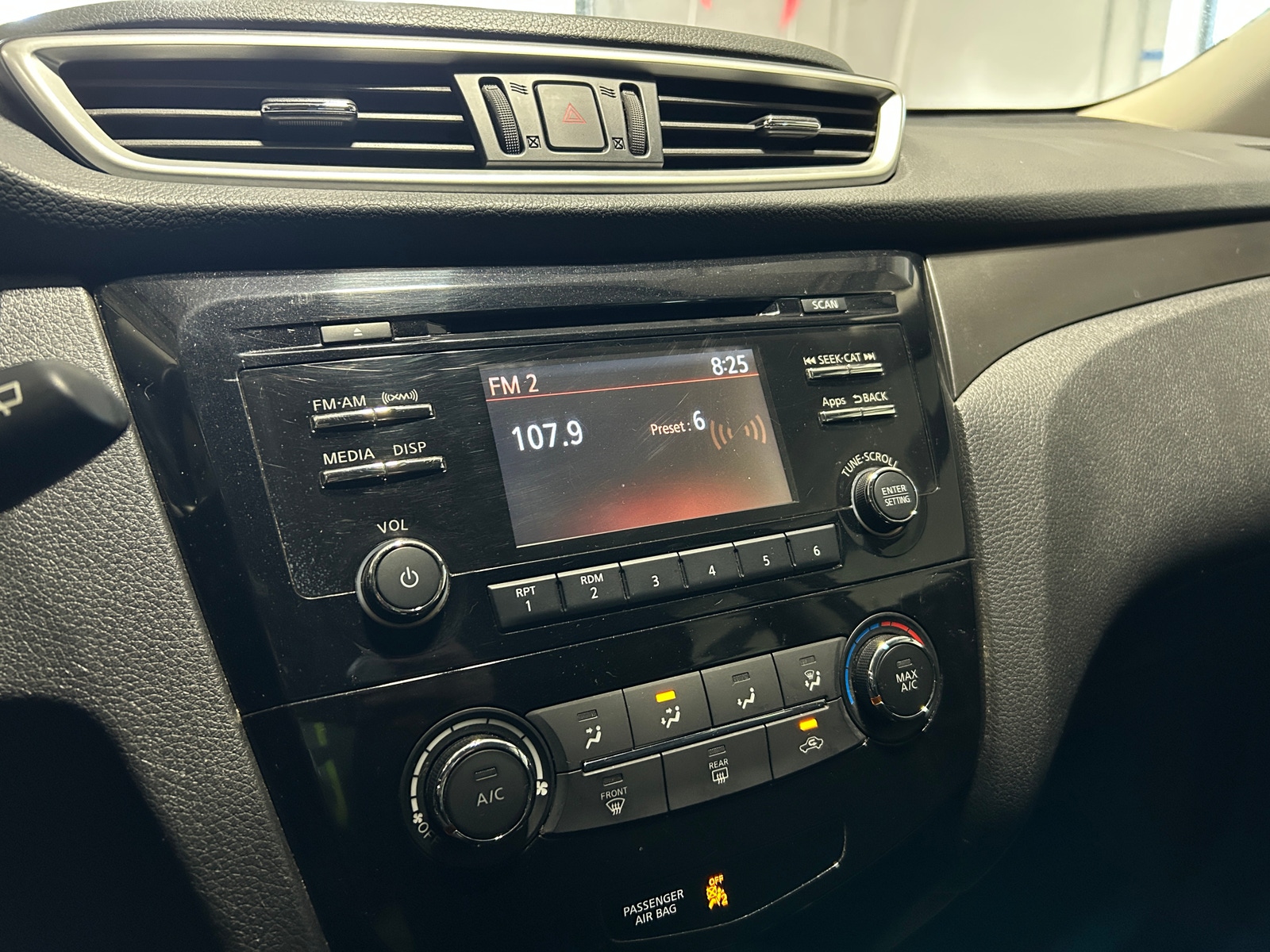 Thumbnail: 2016 Nissan Rogue - 4