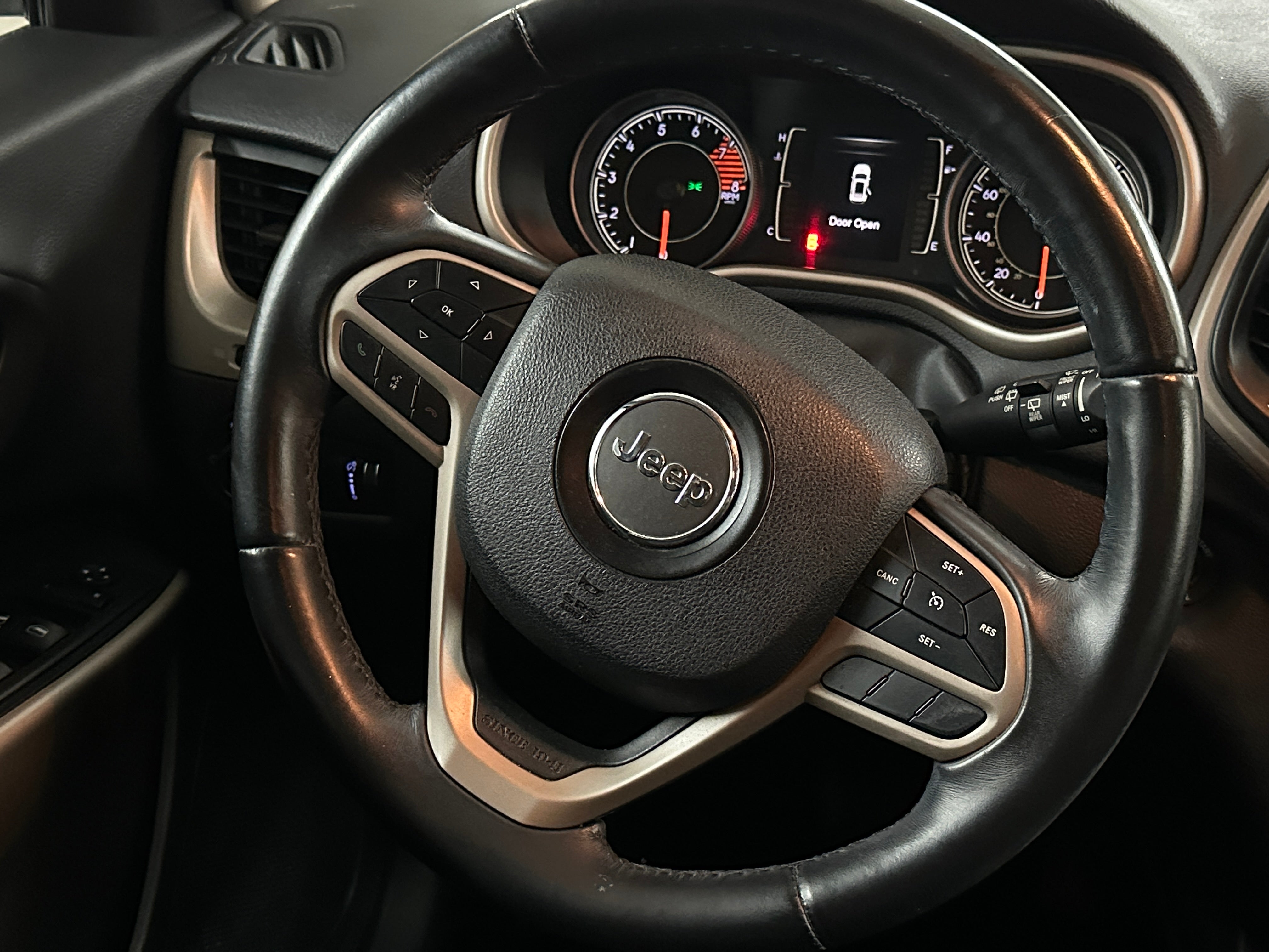 Thumbnail: 2018 Jeep Cherokee - 5