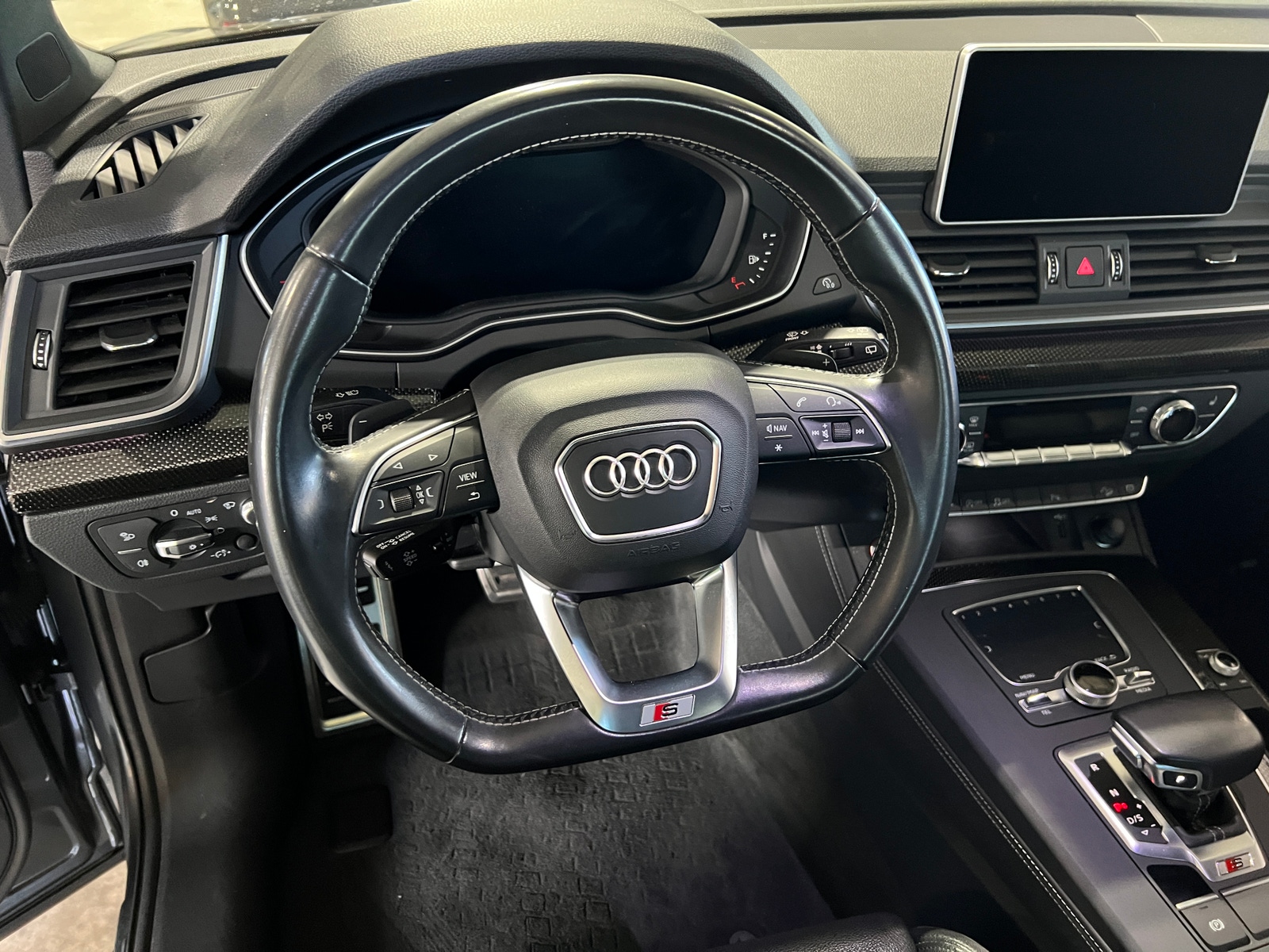 Thumbnail: 2018 Audi SQ5 - 4