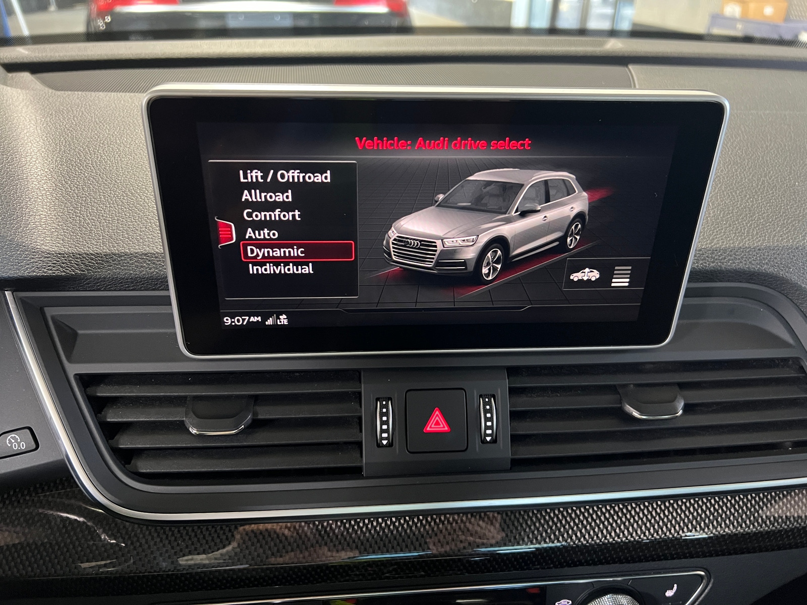 Thumbnail: 2018 Audi SQ5 - 3
