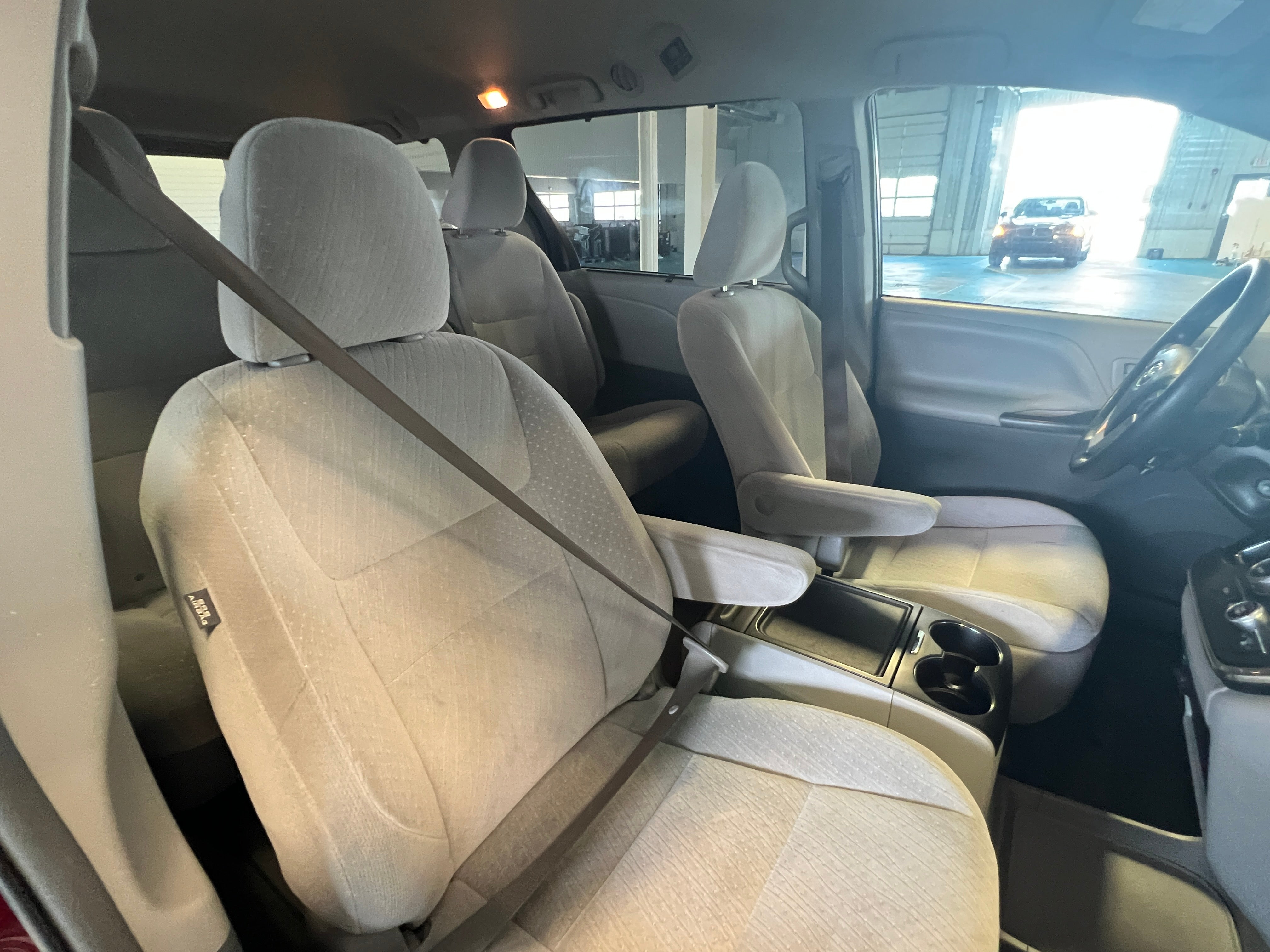 Thumbnail: 2016 Toyota Sienna - 2
