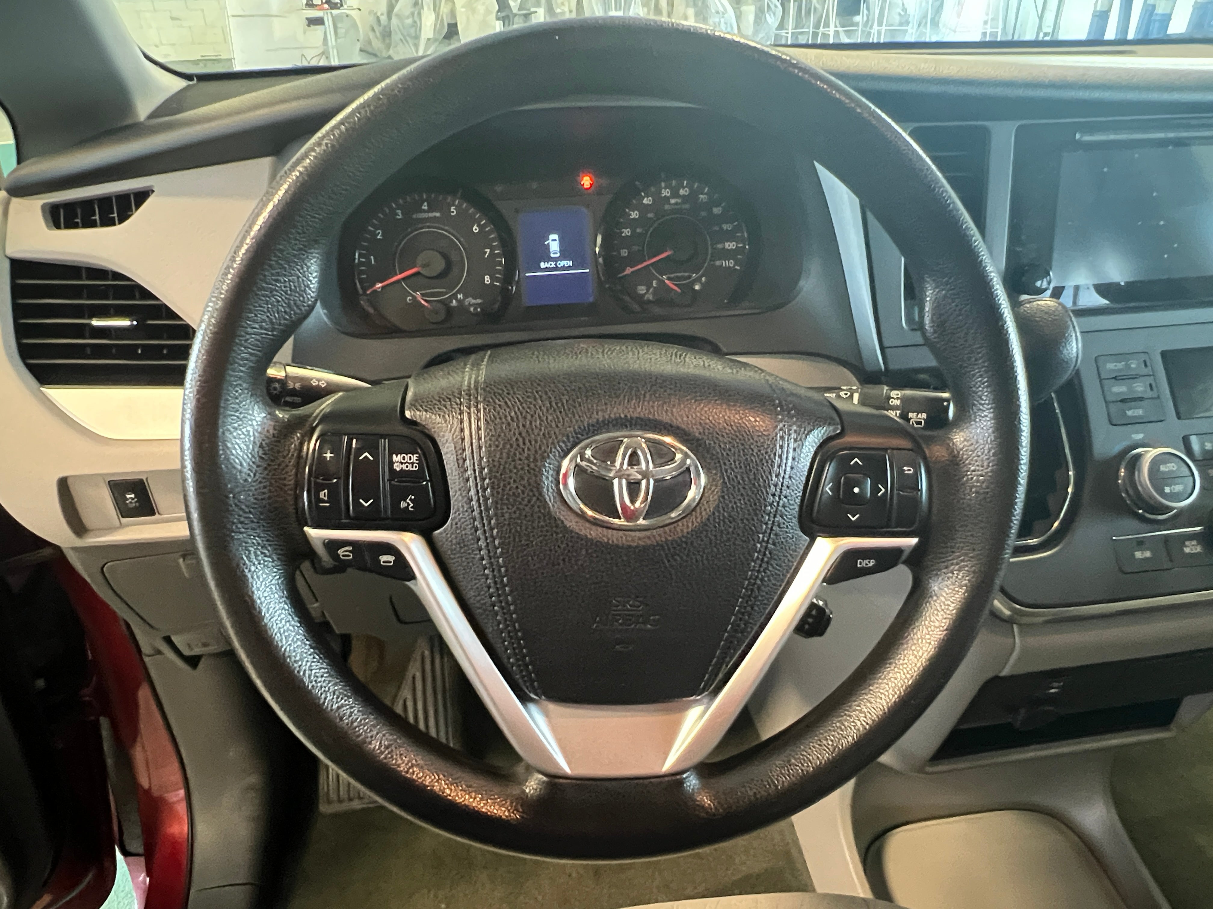 Thumbnail: 2016 Toyota Sienna - 5