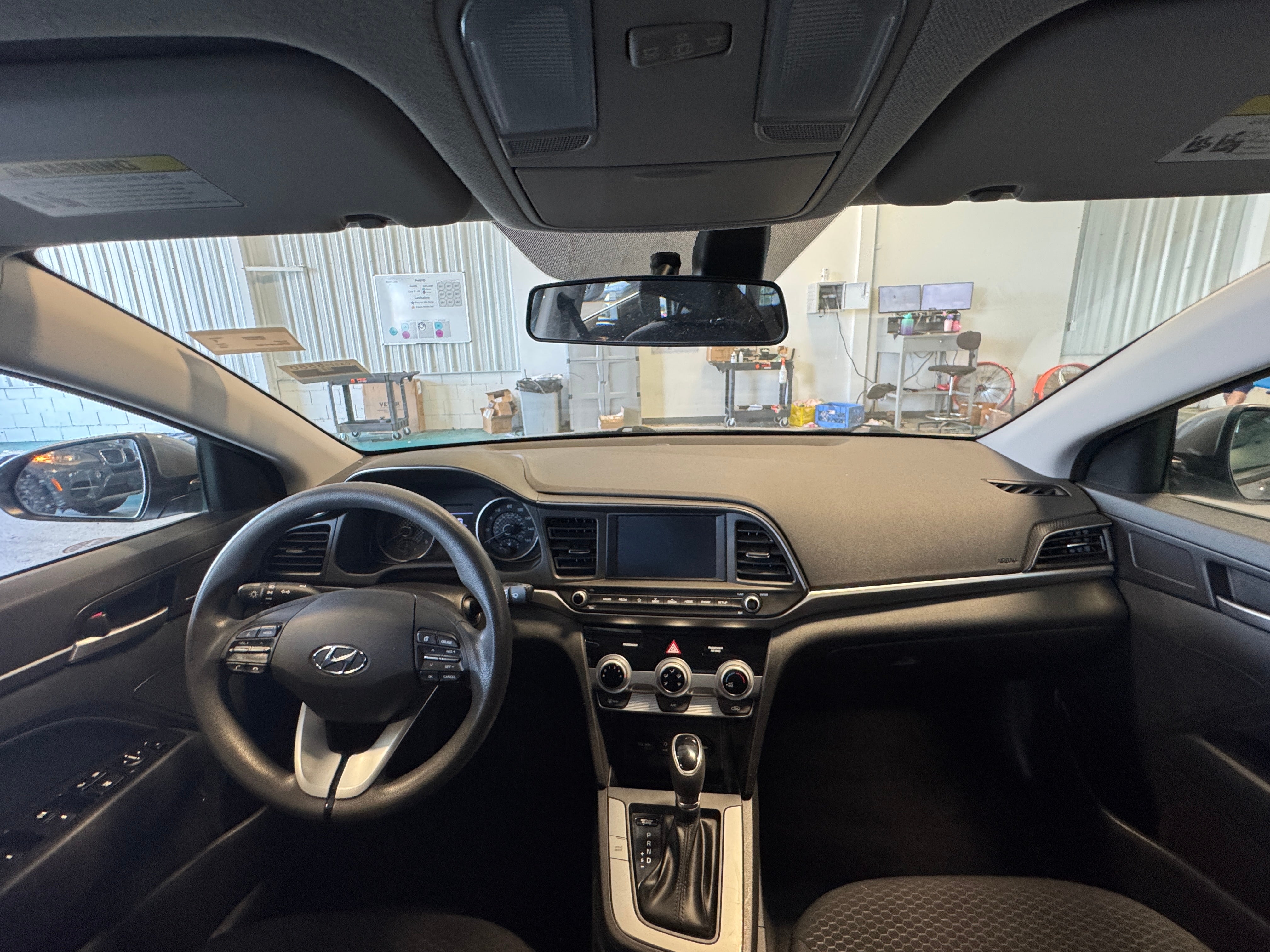 Thumbnail: 2019 Hyundai Elantra - 3