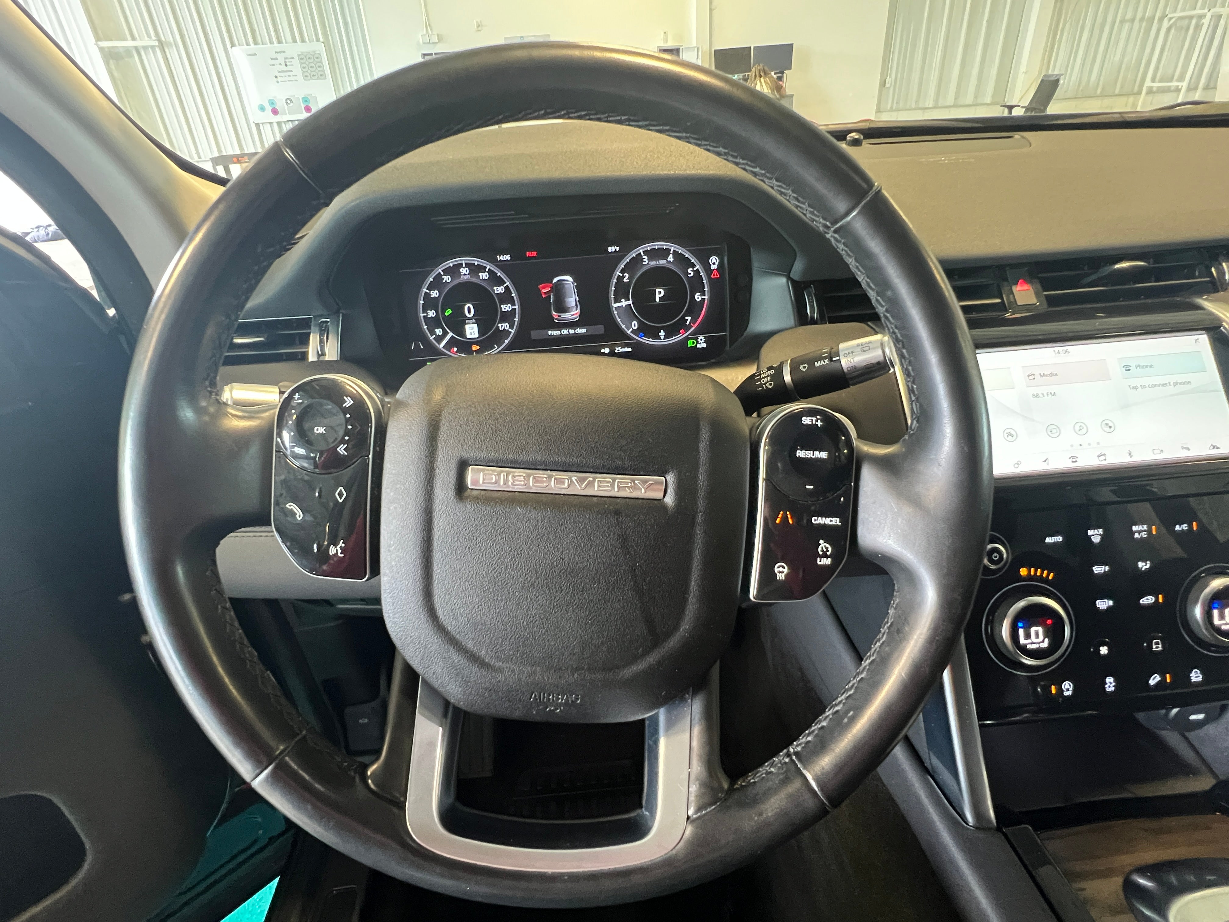 Thumbnail: 2020 Land Rover Discovery Sport - 4