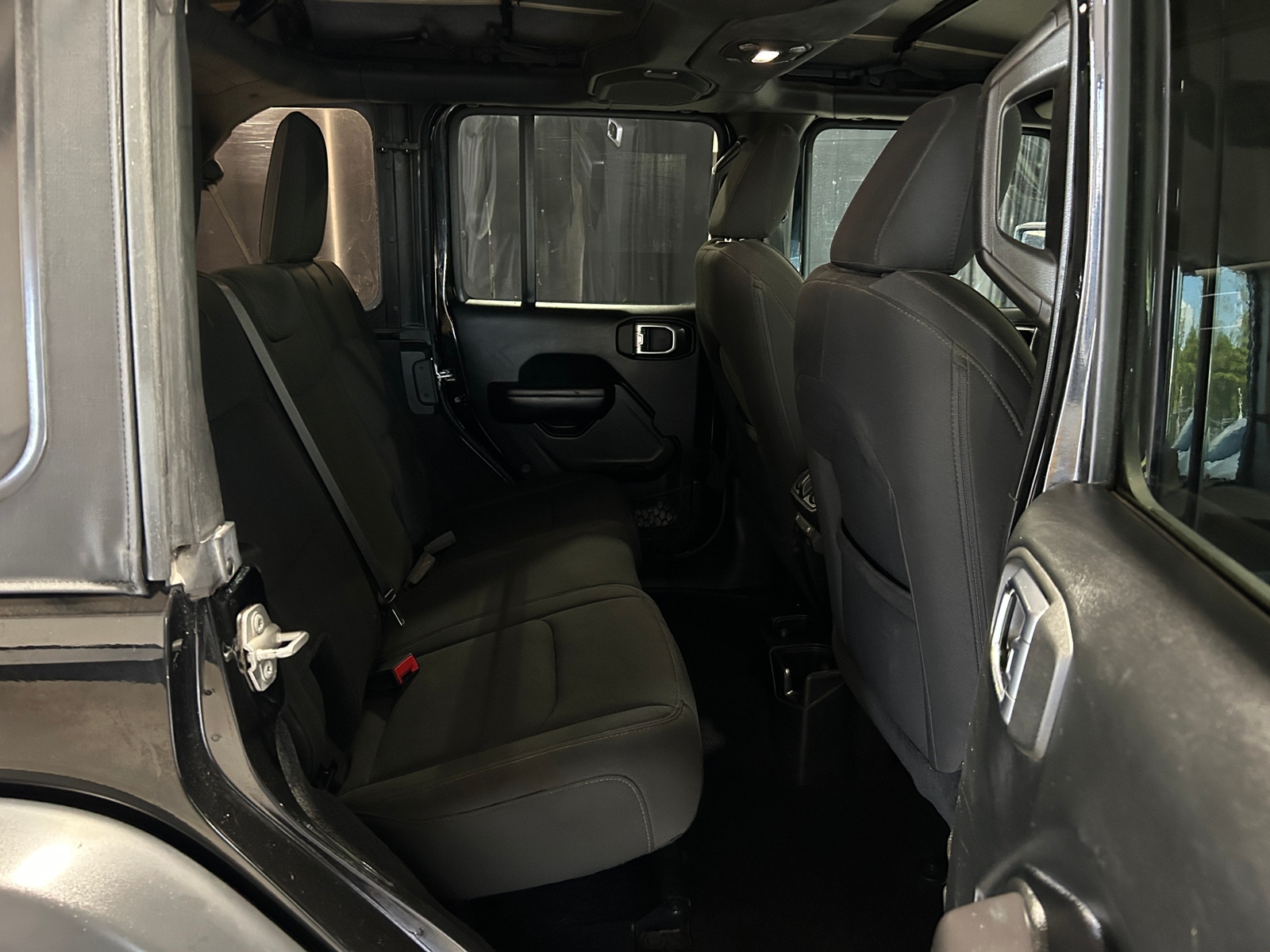 Thumbnail: 2018 Jeep Wrangler - 6