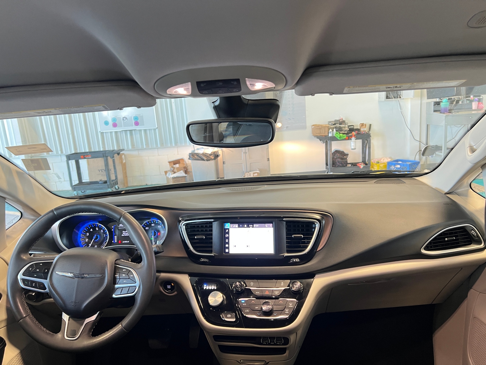 Thumbnail: 2023 Chrysler Voyager - 3