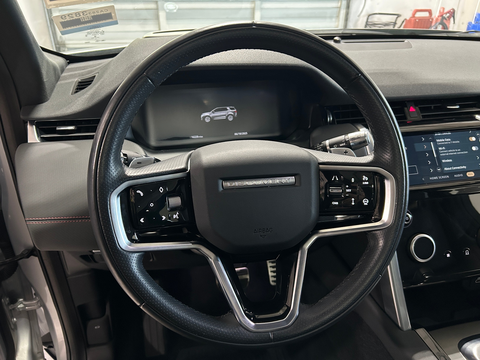 Thumbnail: 2022 Land Rover Discovery Sport - 4